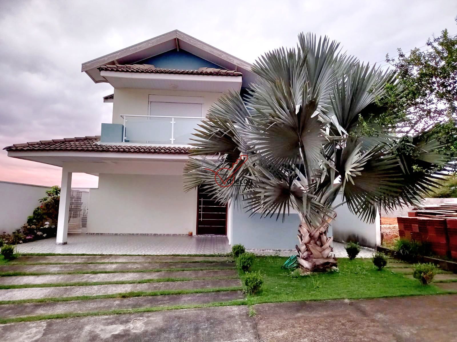 Sobrado à Venda no Residencial Terras do Vale em Caçapava.