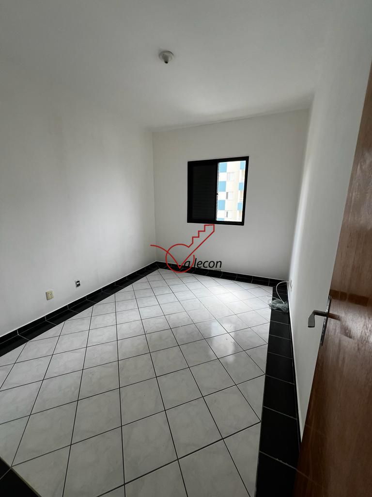 Apartamento para alugar com 3 quartos, 85m² - Foto 6