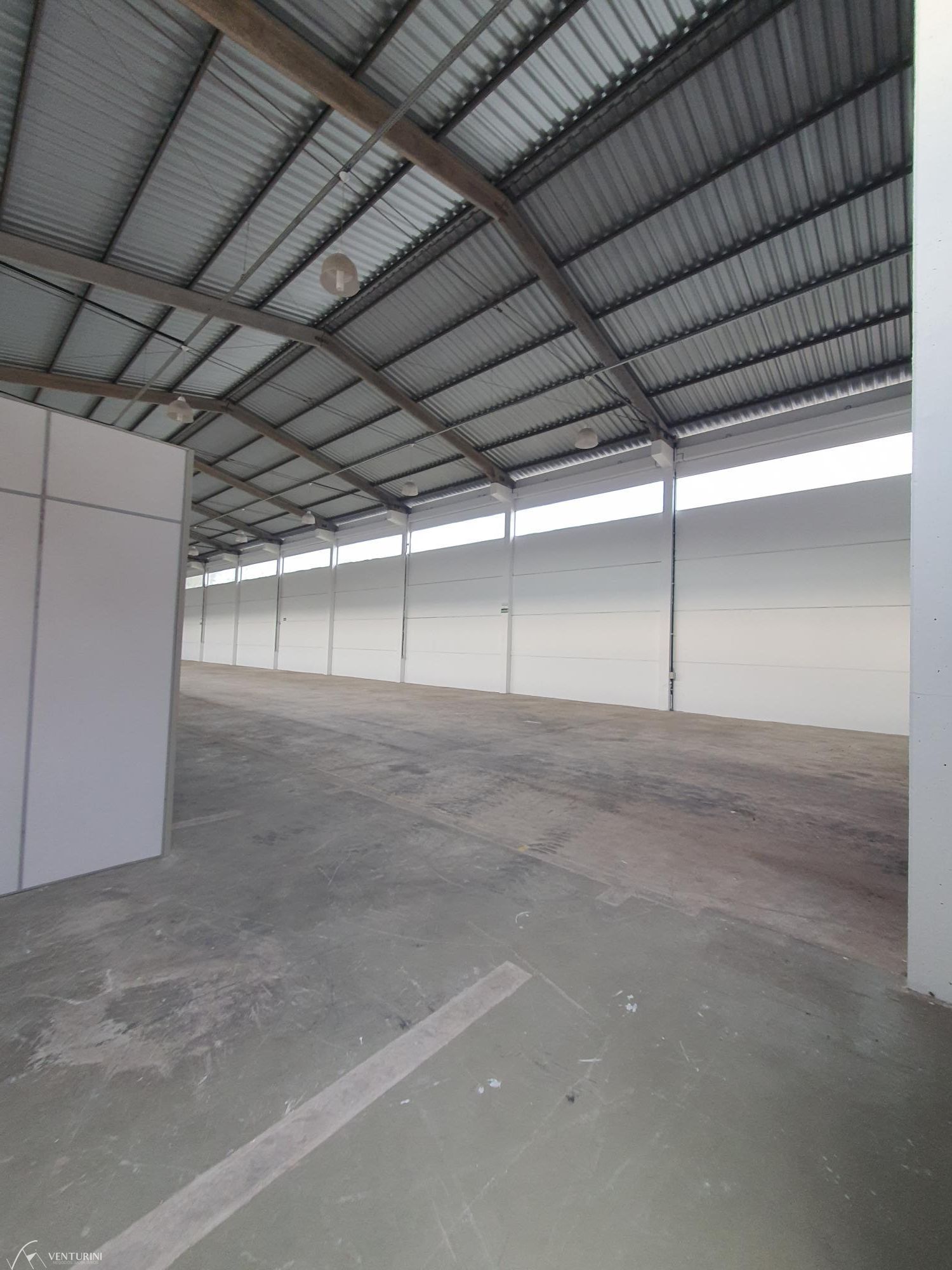 Depósito-Galpão-Armazém para alugar com 2 quartos, 630m² - Foto 3