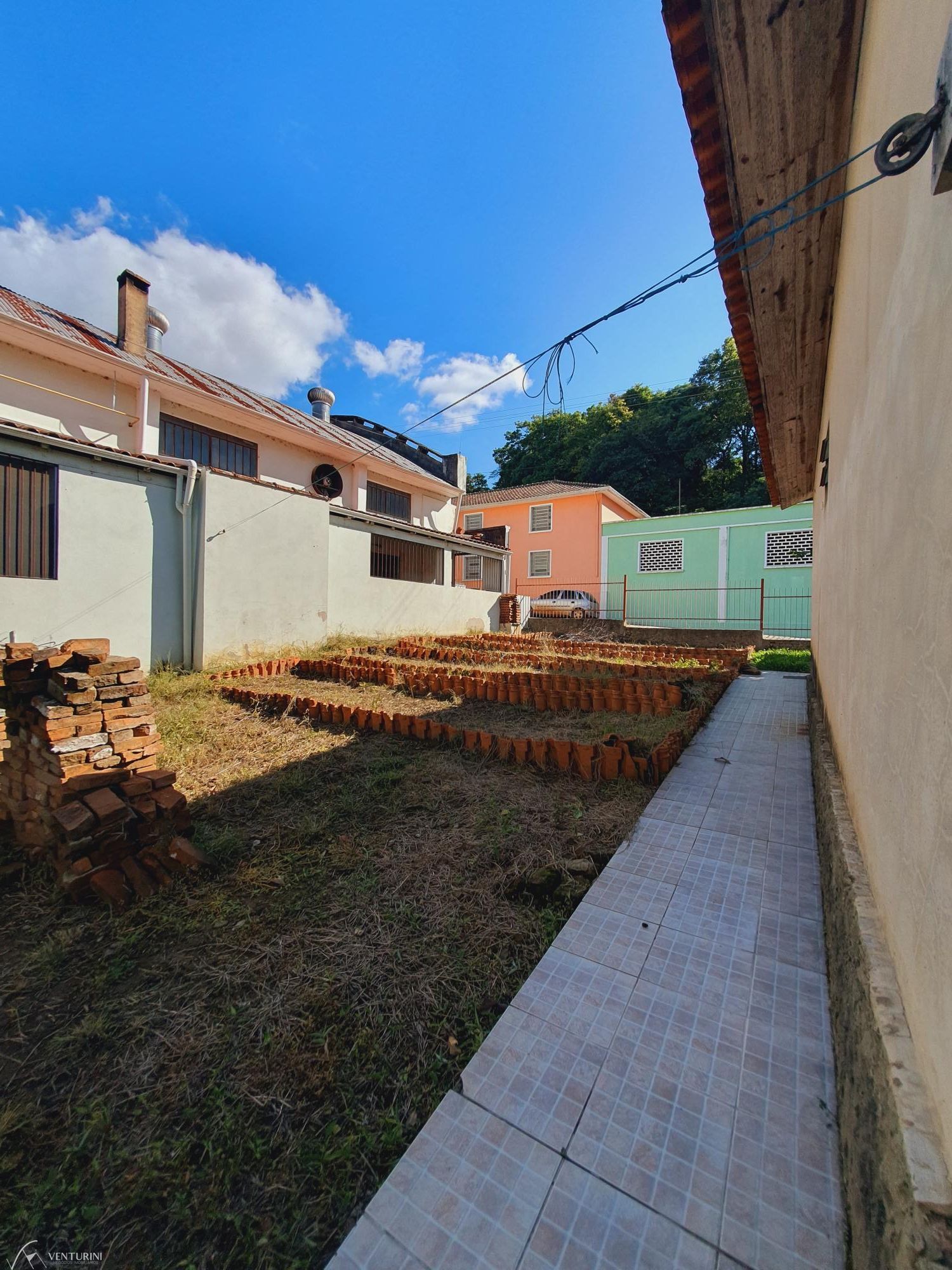 Casa à venda com 5 quartos, 160m² - Foto 4