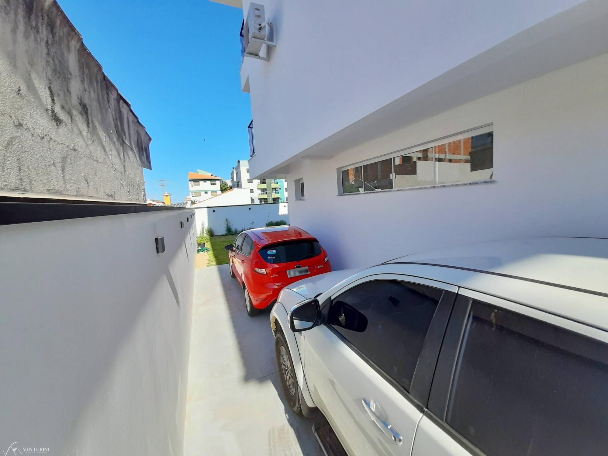 Casa à venda com 3 quartos, 260m² - Foto 3