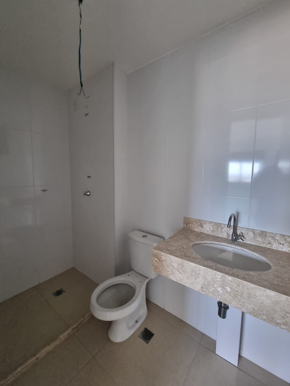 Apartamento à venda com 2 quartos, 64m² - Foto 4