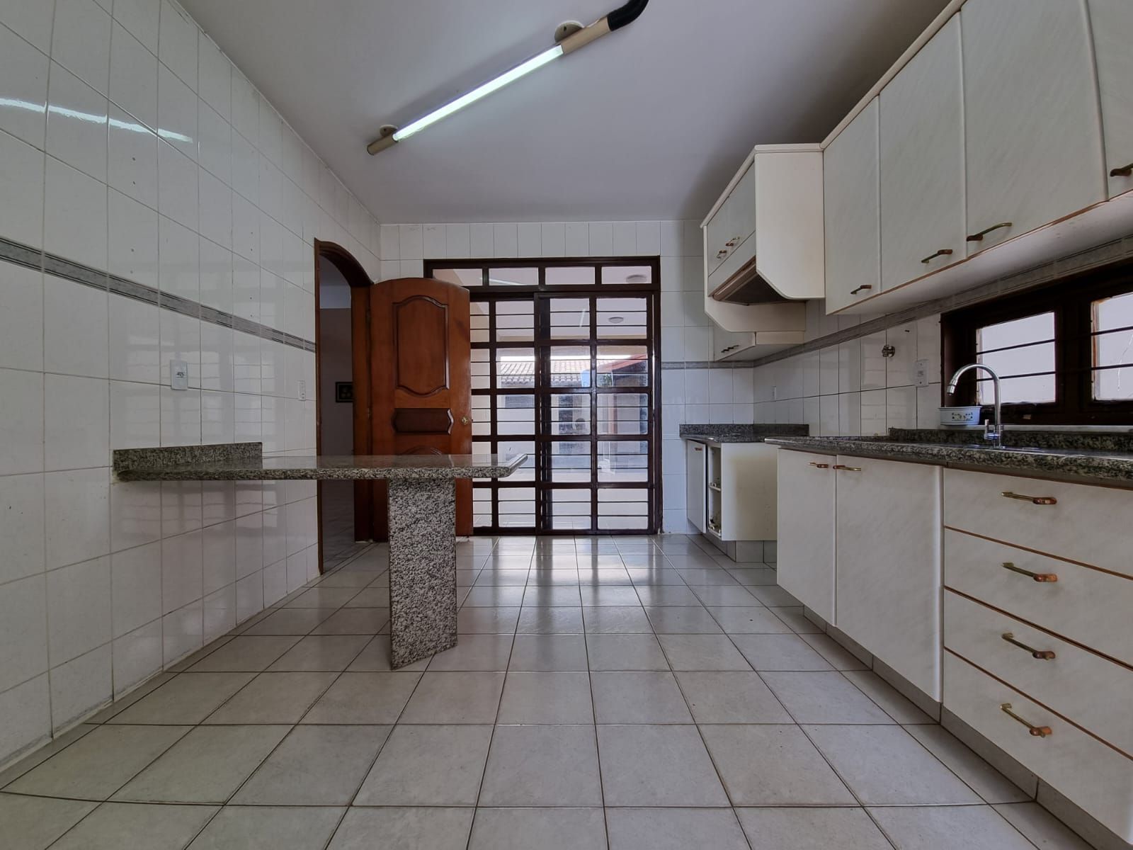 Sobrado à venda e aluguel com 4 quartos, 358m² - Foto 6