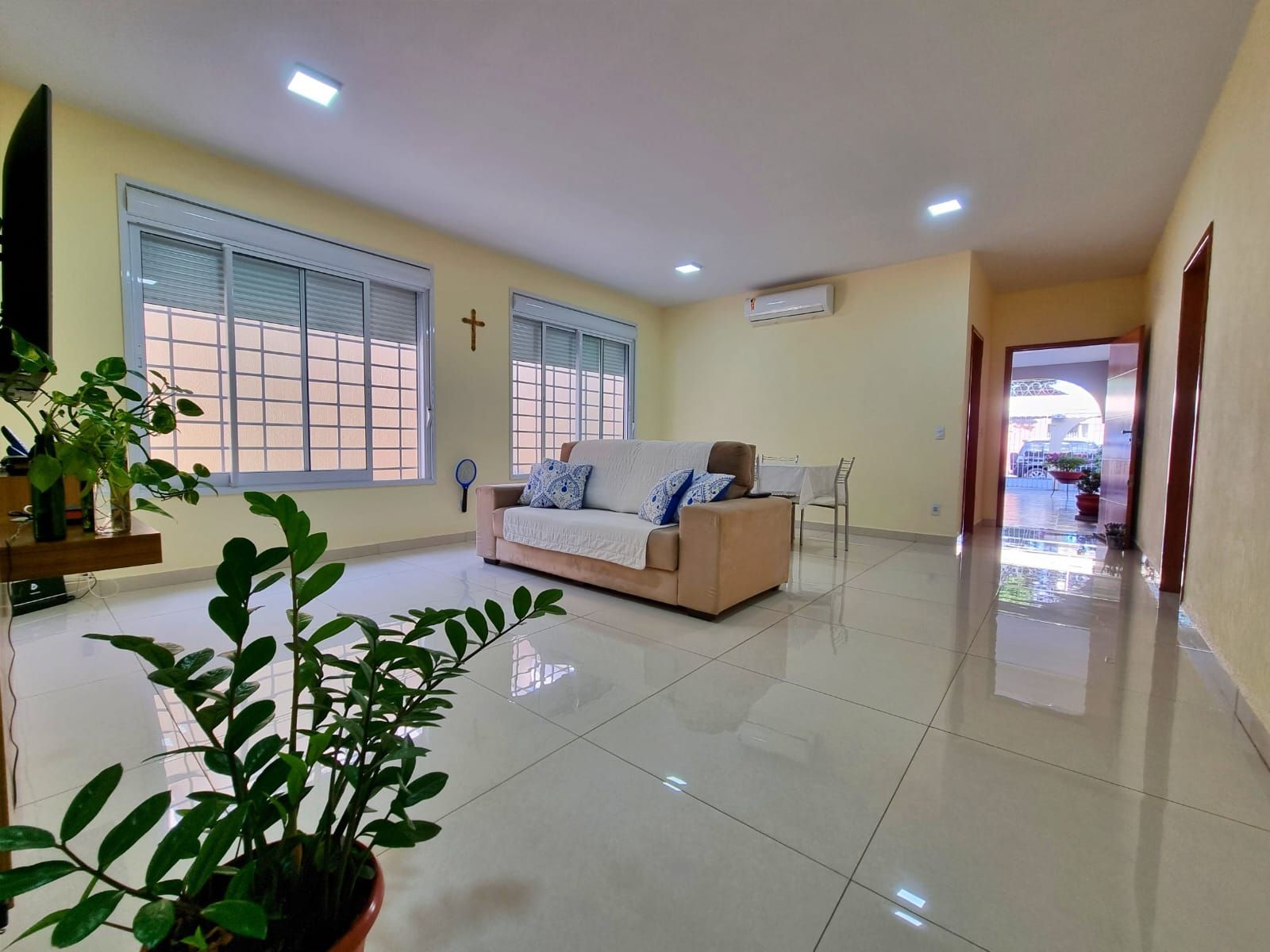 Casa, 4 quartos, 220 m² - Foto 1