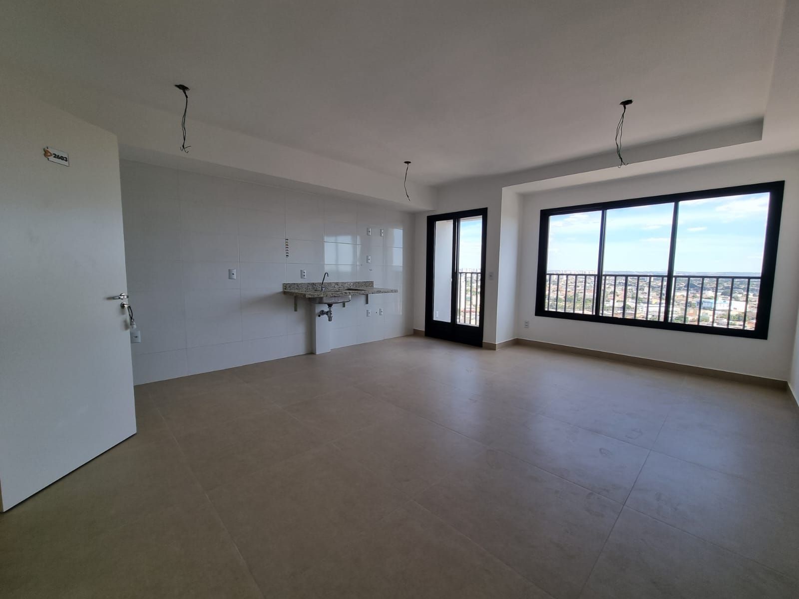 Apartamento à venda com 2 quartos, 64m² - Foto 2