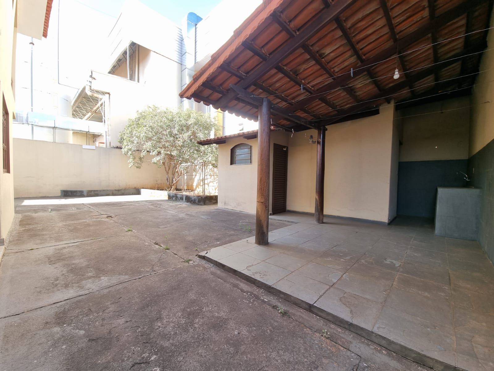 Sobrado à venda e aluguel com 4 quartos, 358m² - Foto 20