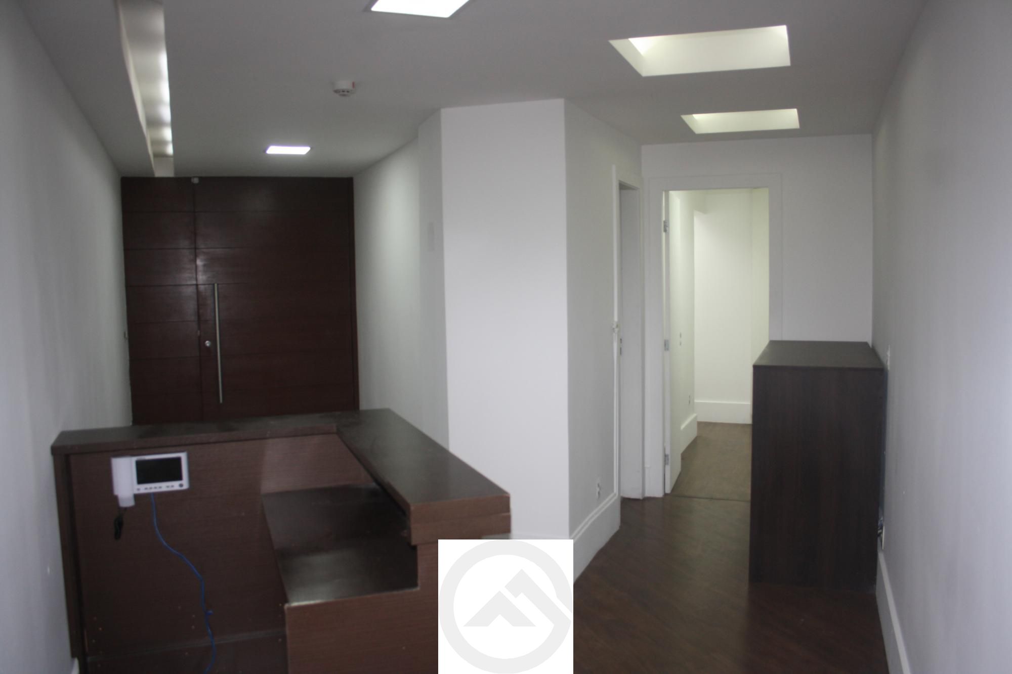 Prédio Inteiro para alugar com 6 quartos, 130m² - Foto 1