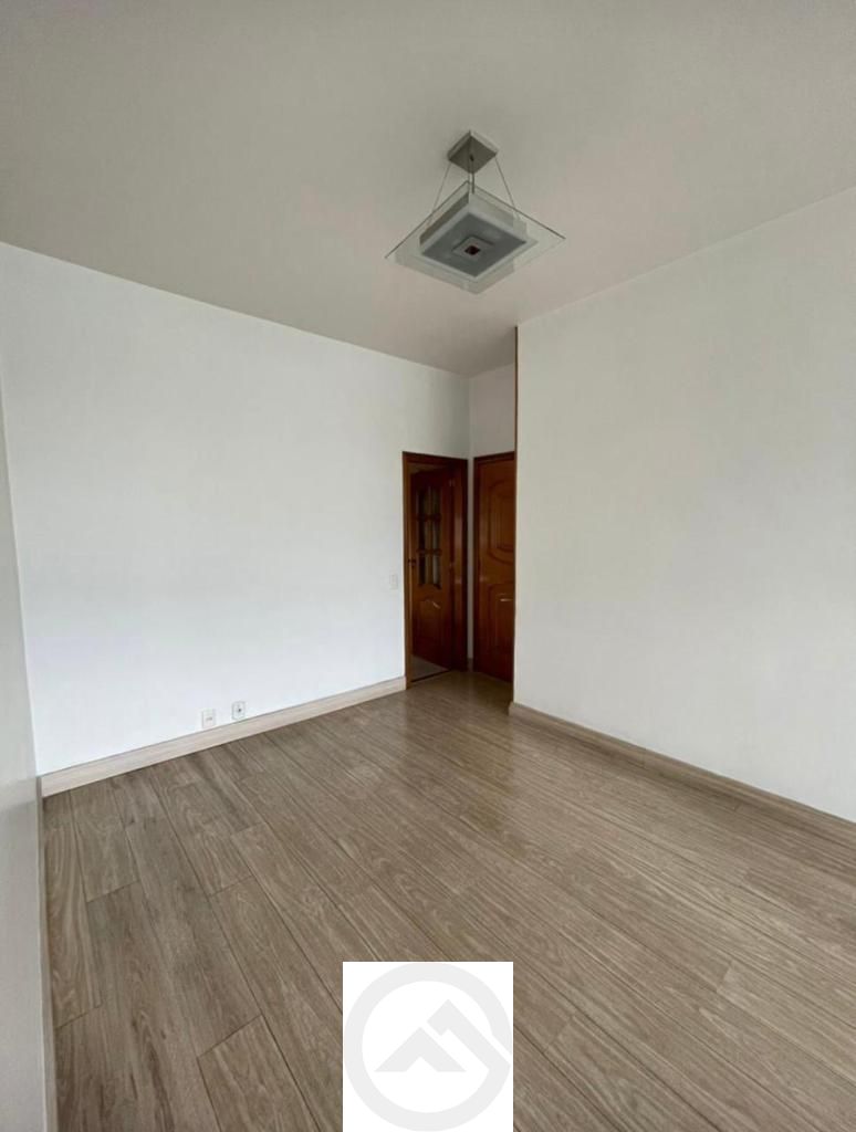 Apartamento à venda com 2 quartos, 96m² - Foto 2