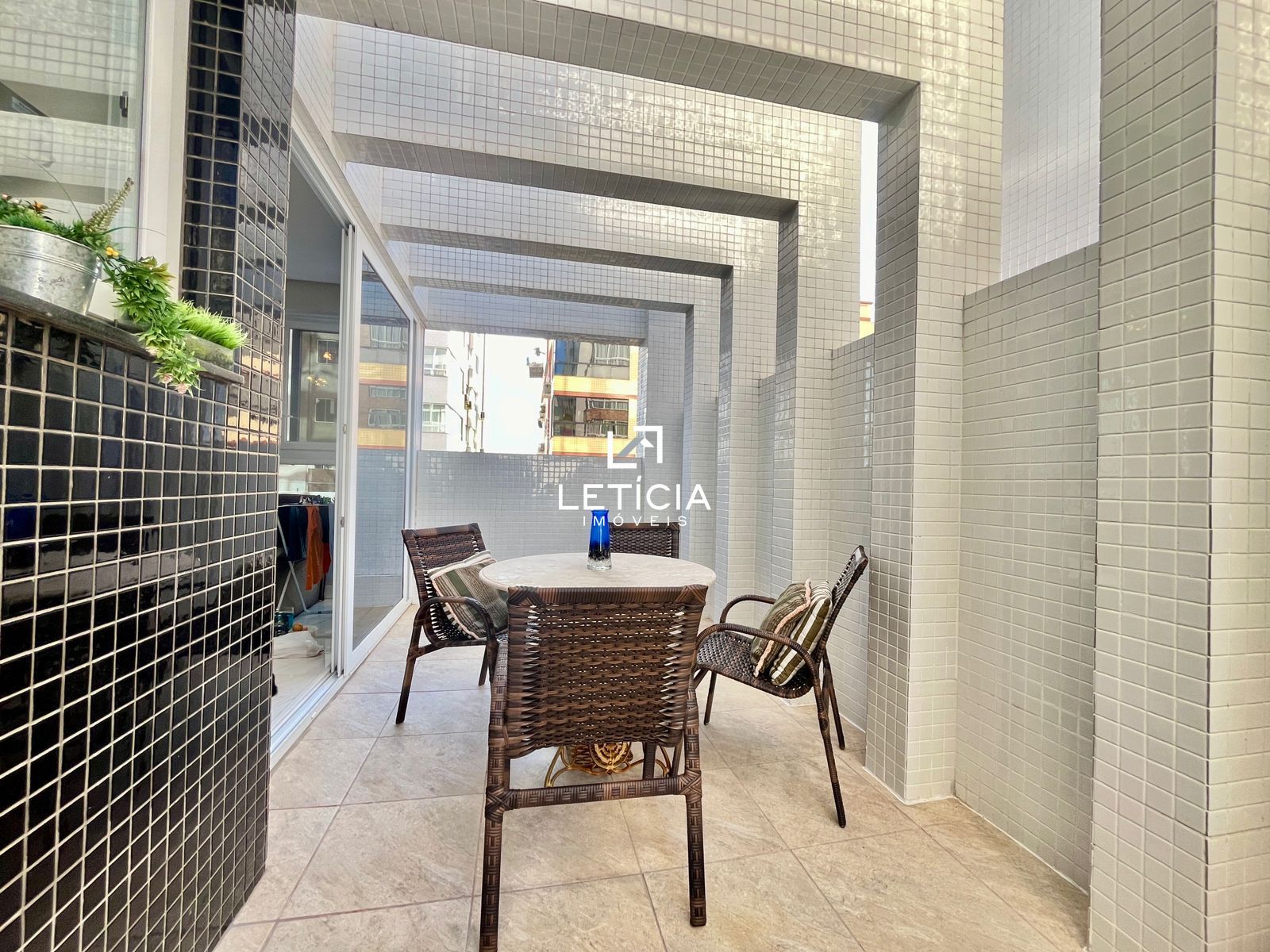 Apartamento com 3 Dormitórios à venda, 98 m² por R$ 1.150.000,00 Apartamento com 3 Dormitórios à venda, 98 m² por R$ 1.150.000,00