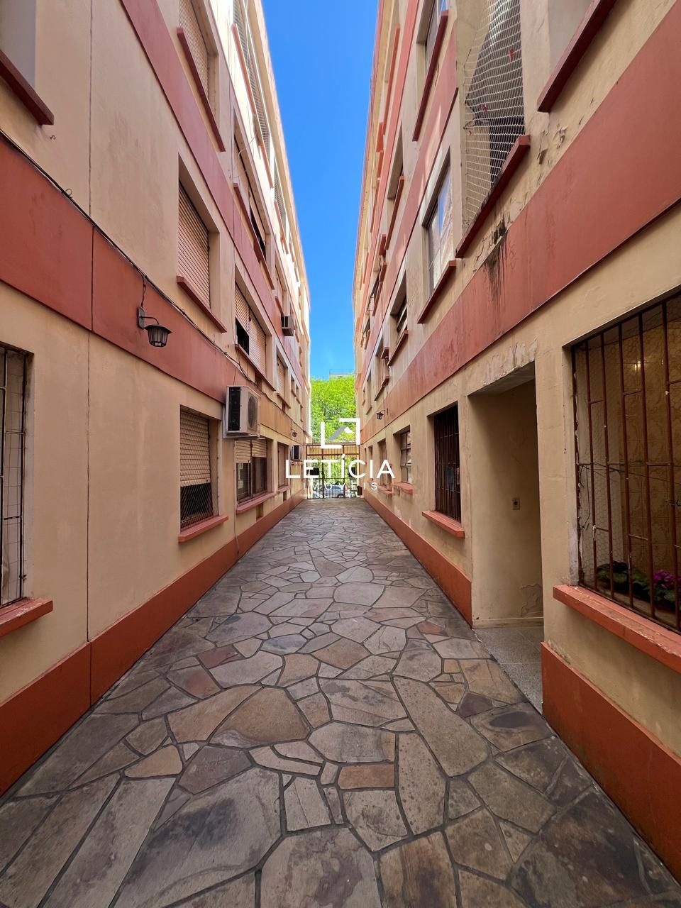 Apartamento com 1 Dormitórios para alugar, 60 m² por R$ 1.100,00 Apartamento com 1 Dormitórios para alugar, 60 m² por R$ 1.100,00