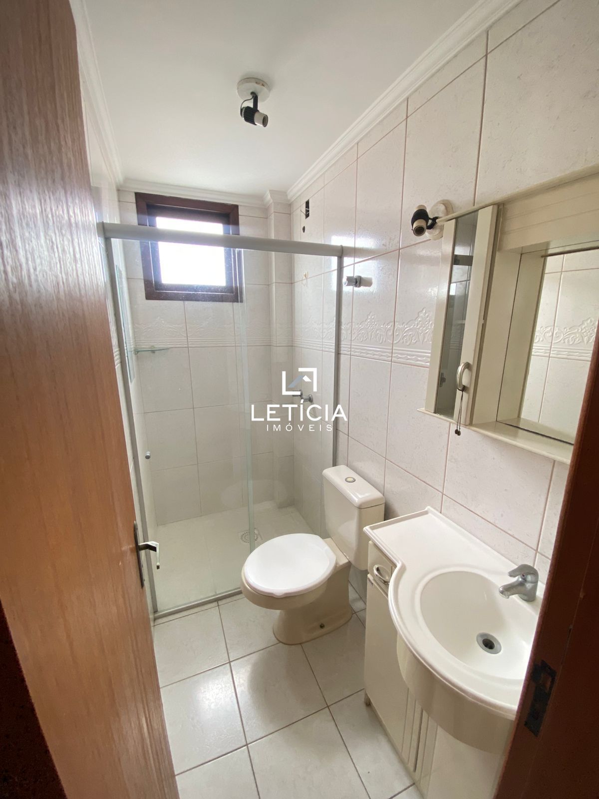 Apartamento com 2 Dormitórios para alugar, 65 m² por R$ 1.450,00 Apartamento com 2 Dormitórios para alugar, 65 m² por R$ 1.450,00