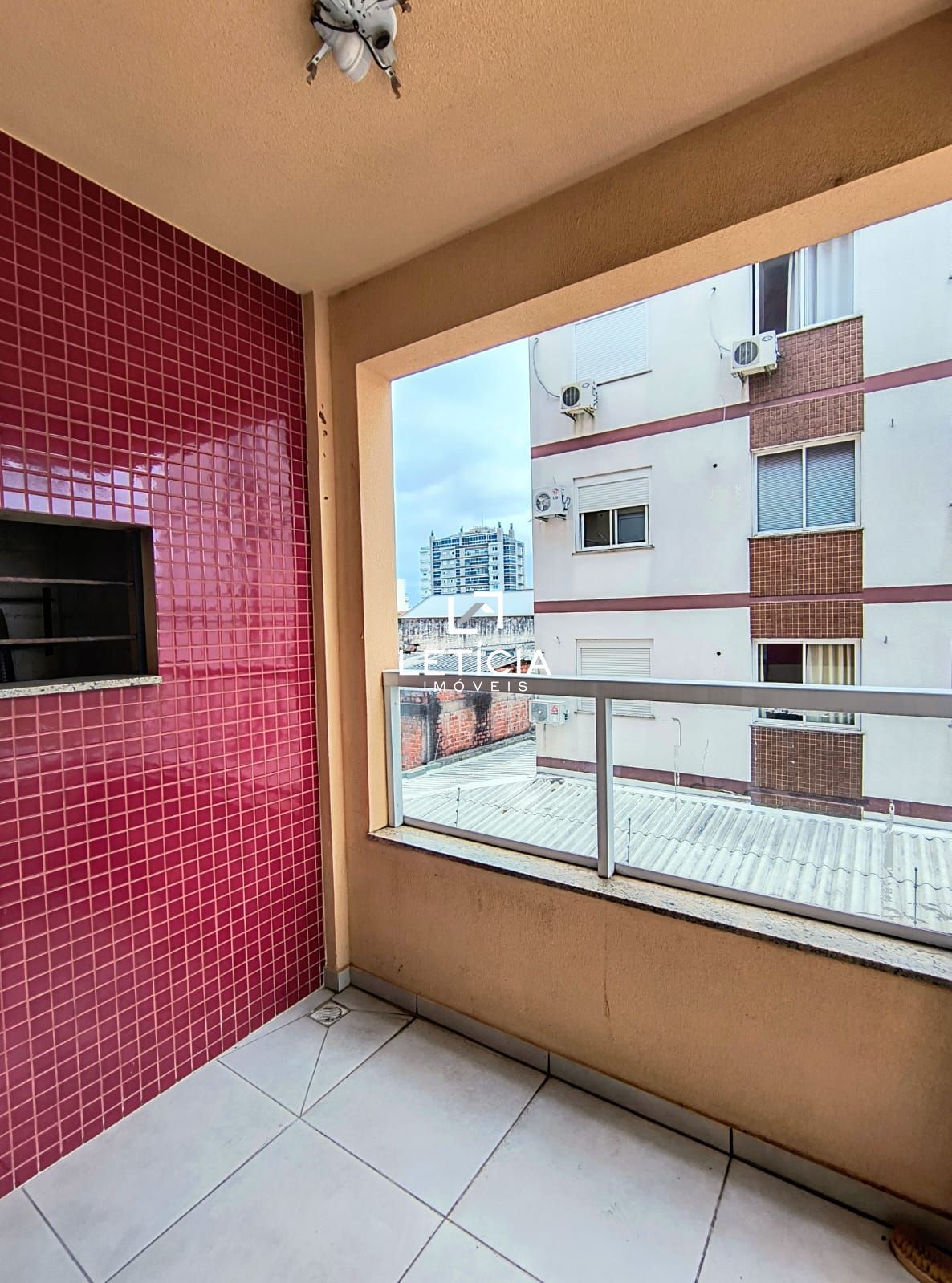 Apartamento com 1 Dormitórios para alugar, 42 m² por R$ 1.300,00 Apartamento com 1 Dormitórios para alugar, 42 m² por R$ 1.300,00