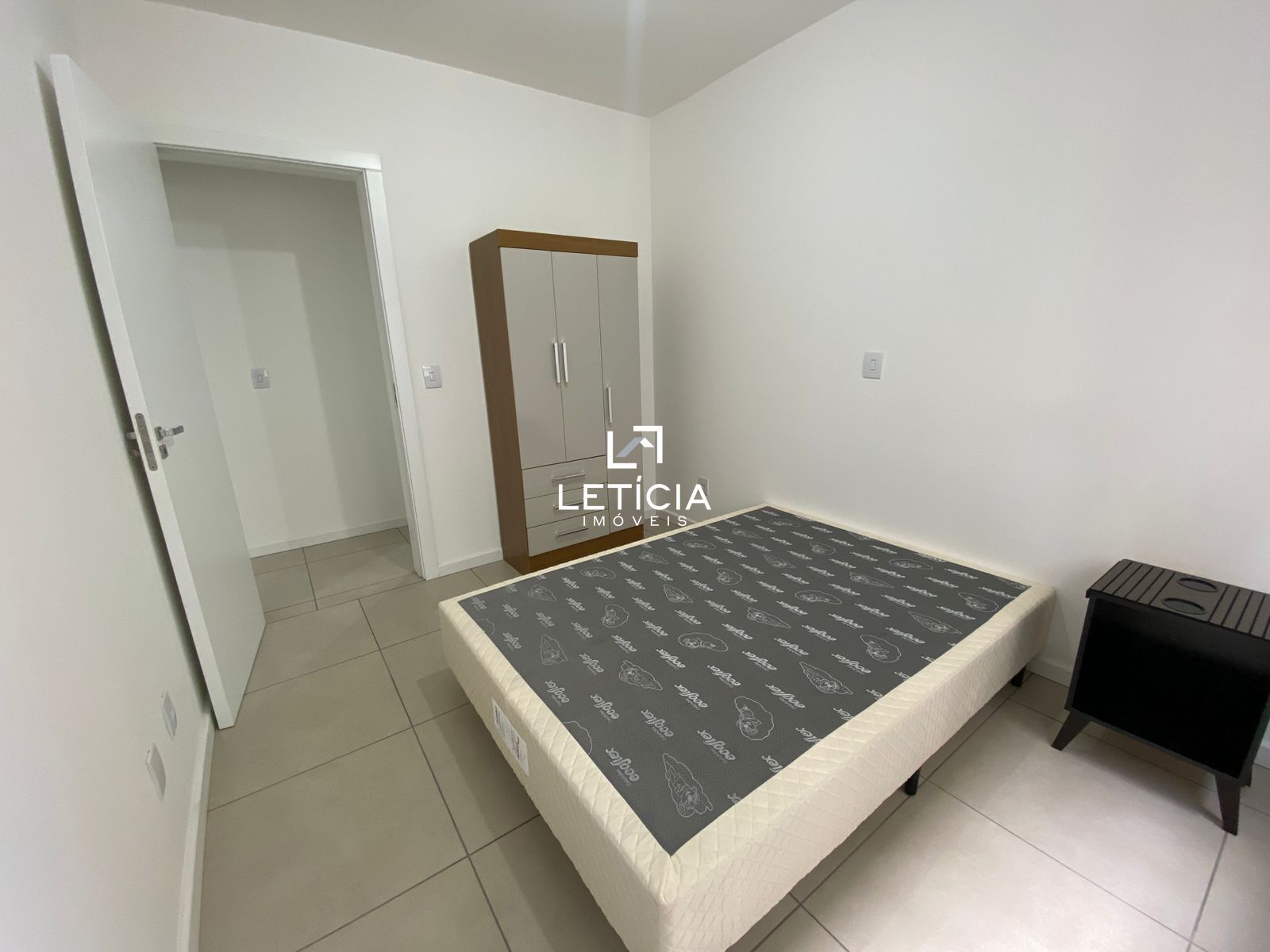 Apartamento com 1 Dormitórios para alugar, 50 m² por R$ 1.800,00 Apartamento com 1 Dormitórios para alugar, 50 m² por R$ 1.800,00