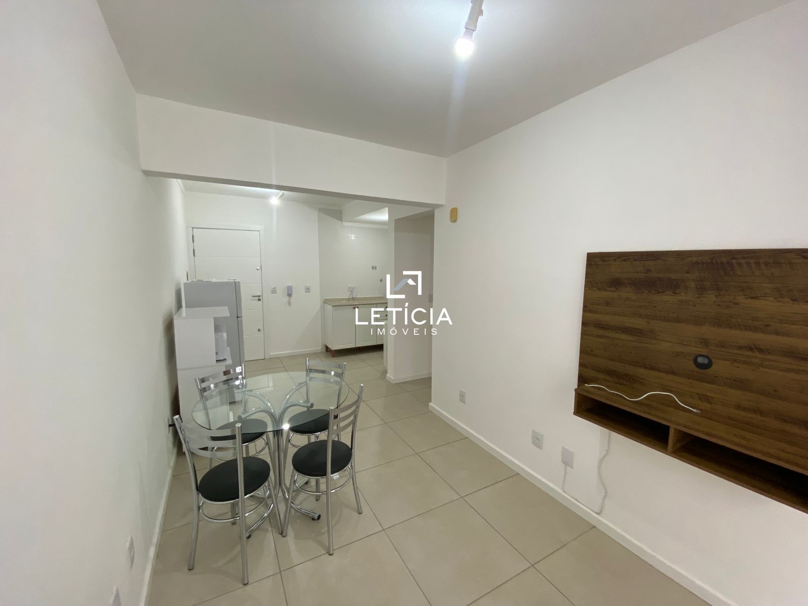 Apartamento com 1 Dormitórios para alugar, 50 m² por R$ 1.800,00 Apartamento com 1 Dormitórios para alugar, 50 m² por R$ 1.800,00