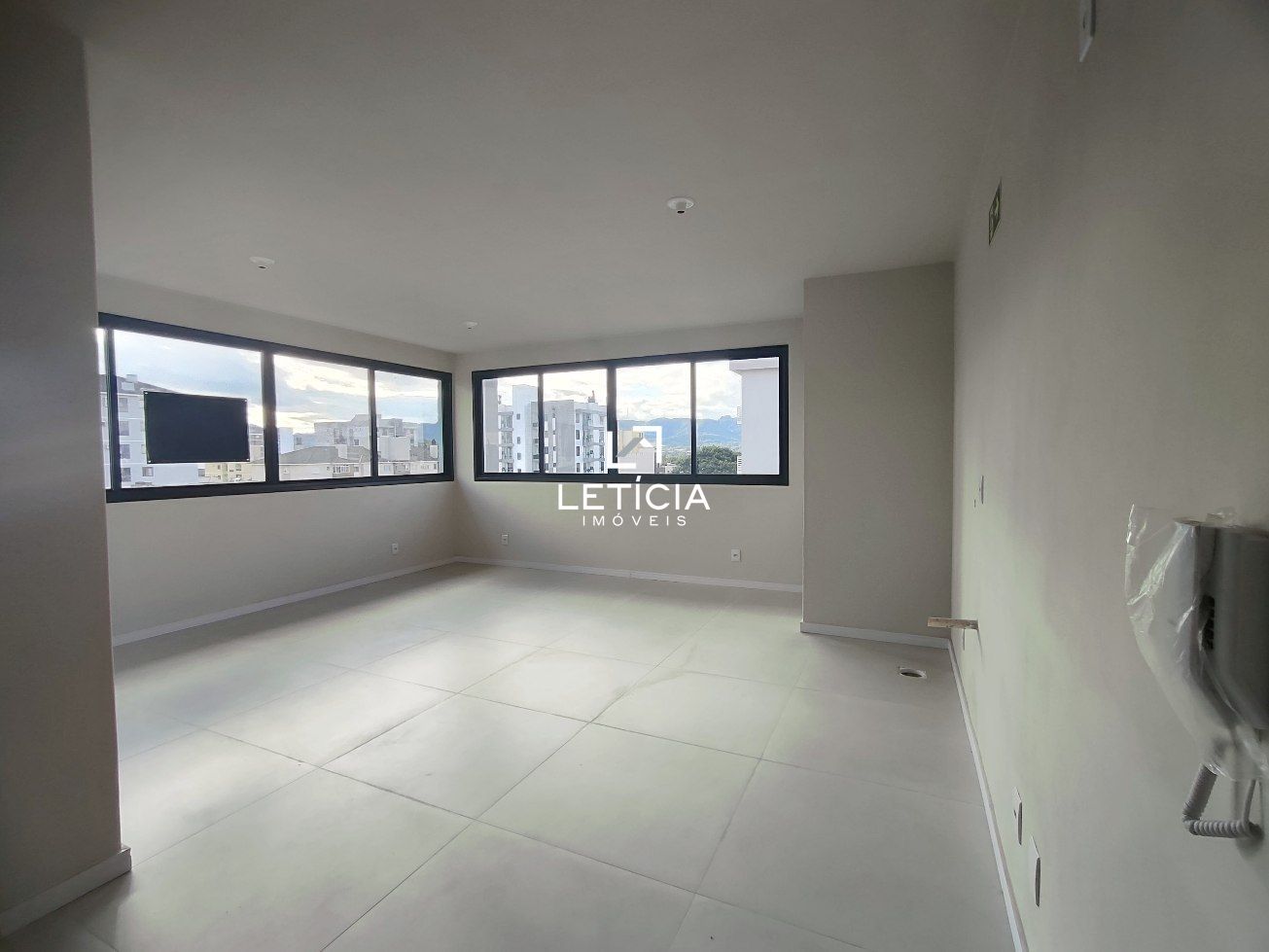 Sala comercial para alugar  no Camobi - Santa Maria, RS. Imóveis