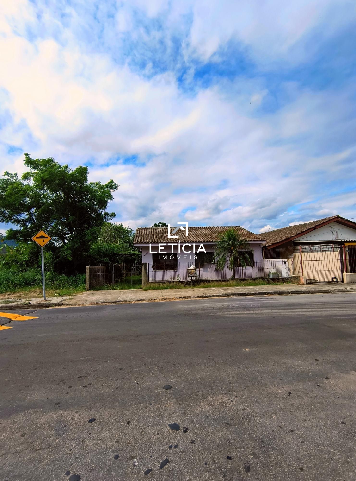 Casa para alugar  no Camobi - Santa Maria, RS. Imveis