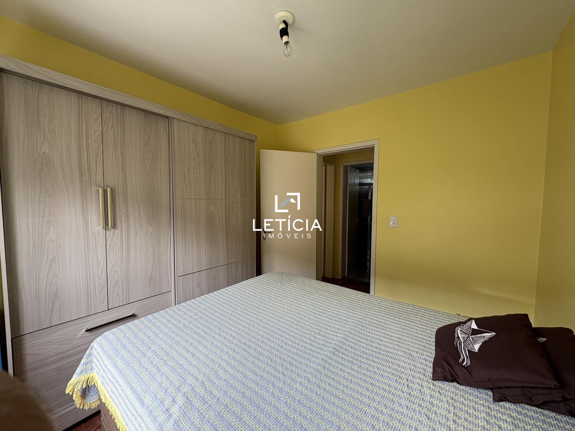 Apartamento com 4 Dormitórios à venda, 94 m² por R$ 320.000,00 Apartamento com 4 Dormitórios à venda, 94 m² por R$ 320.000,00