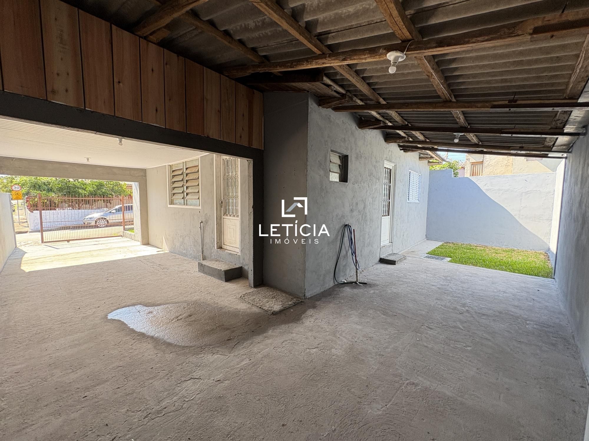 Casa com 2 Dormitórios à venda, 70 m² por R$ 220.000,00 Casa com 2 Dormitórios à venda, 70 m² por R$ 220.000,00