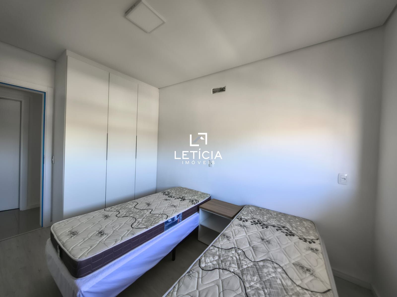 Apartamento com 2 Dormitórios para alugar, 72 m² por R$ 2.750,00 Apartamento com 2 Dormitórios para alugar, 72 m² por R$ 2.750,00