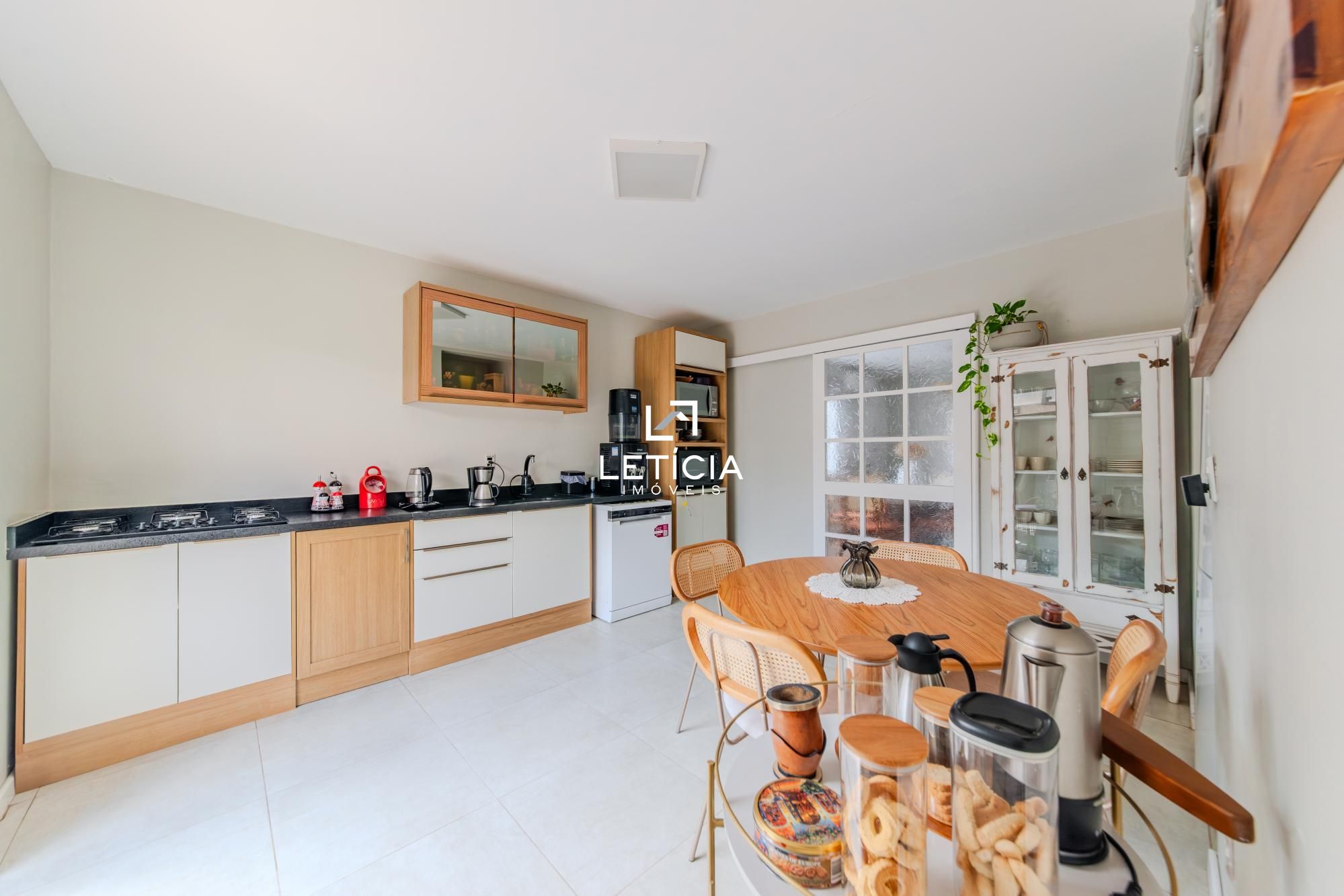 Casa com 4 Dormitórios à venda, 225 m² por R$ 1.180.000,00 Casa com 4 Dormitórios à venda, 225 m² por R$ 1.180.000,00