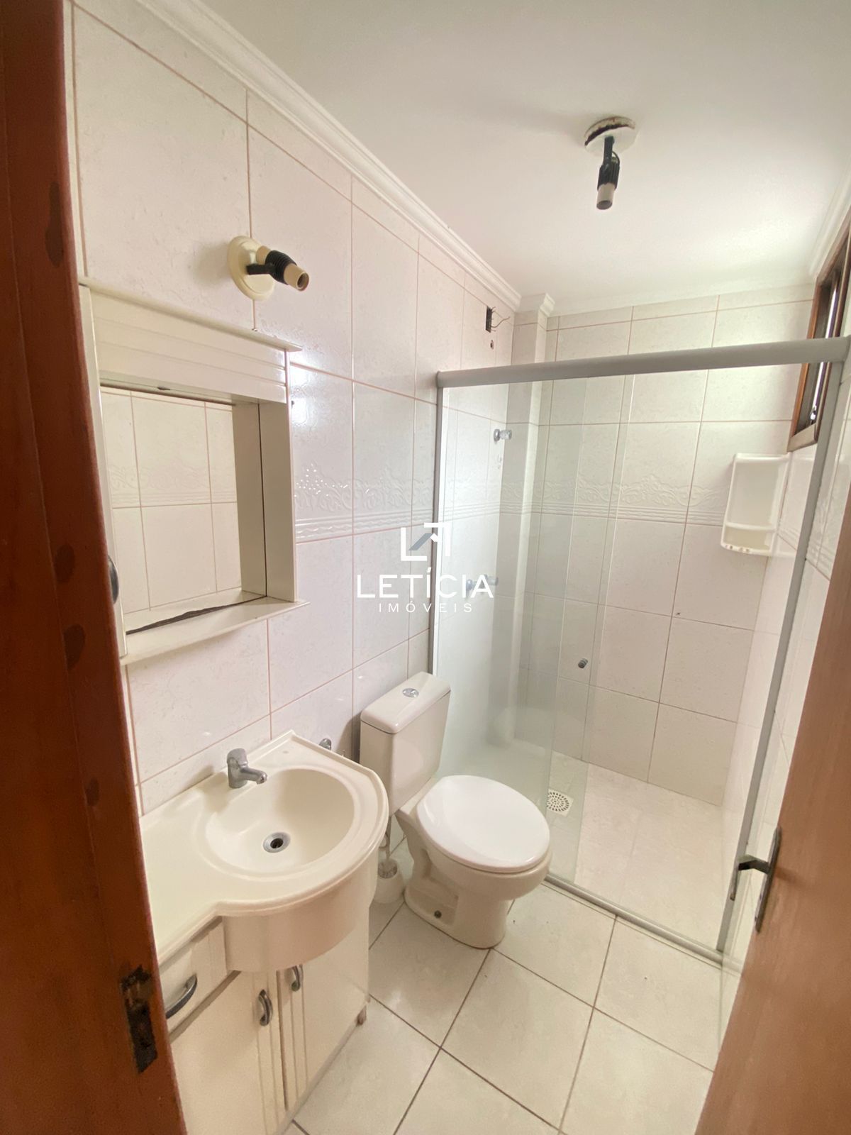 Apartamento com 2 Dormitórios para alugar, 65 m² por R$ 1.450,00 Apartamento com 2 Dormitórios para alugar, 65 m² por R$ 1.450,00