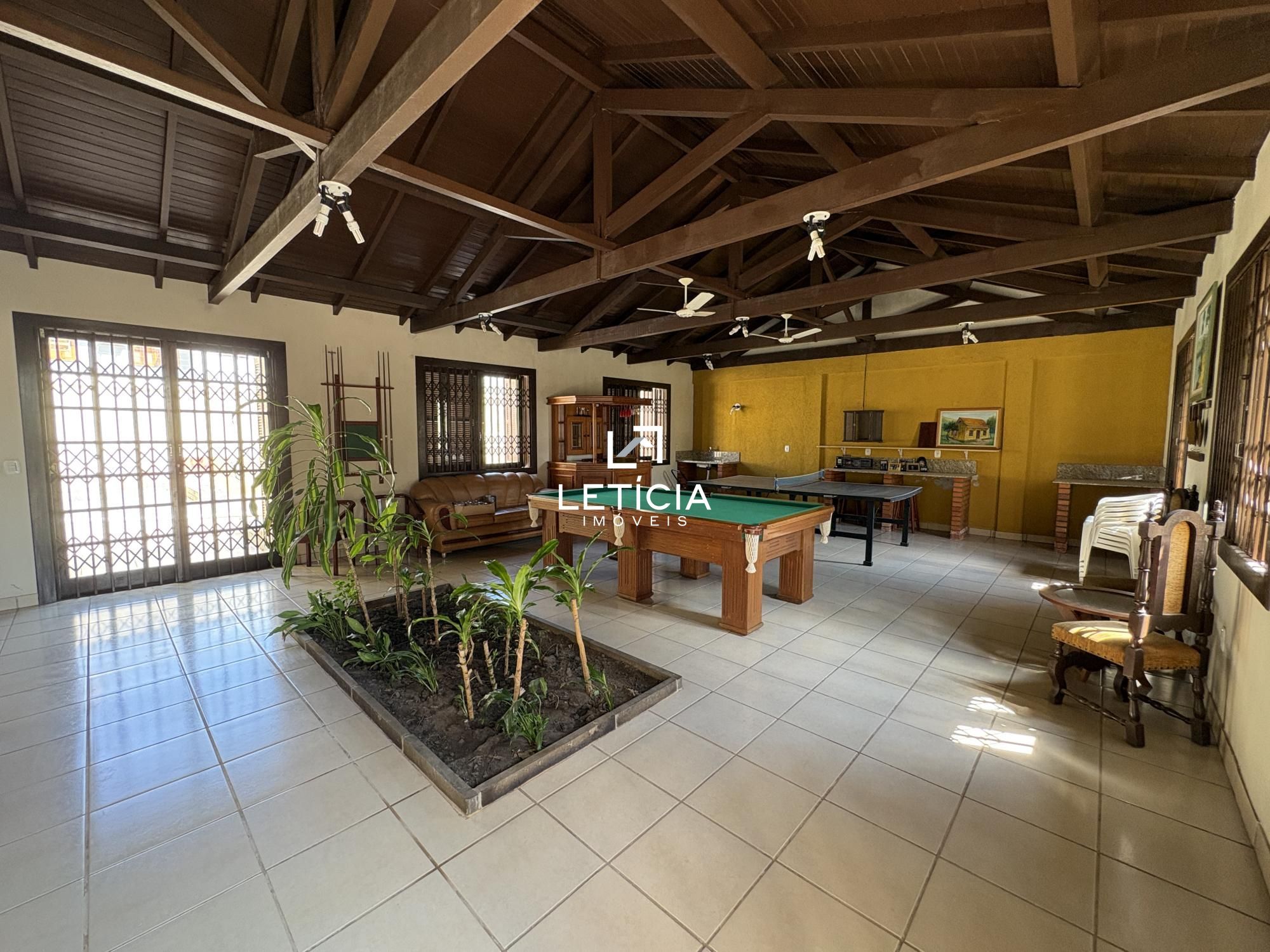 Casa com 5 Dormitórios à venda, 400 m² por R$ 1.600.000,00 Casa com 5 Dormitórios à venda, 400 m² por R$ 1.600.000,00