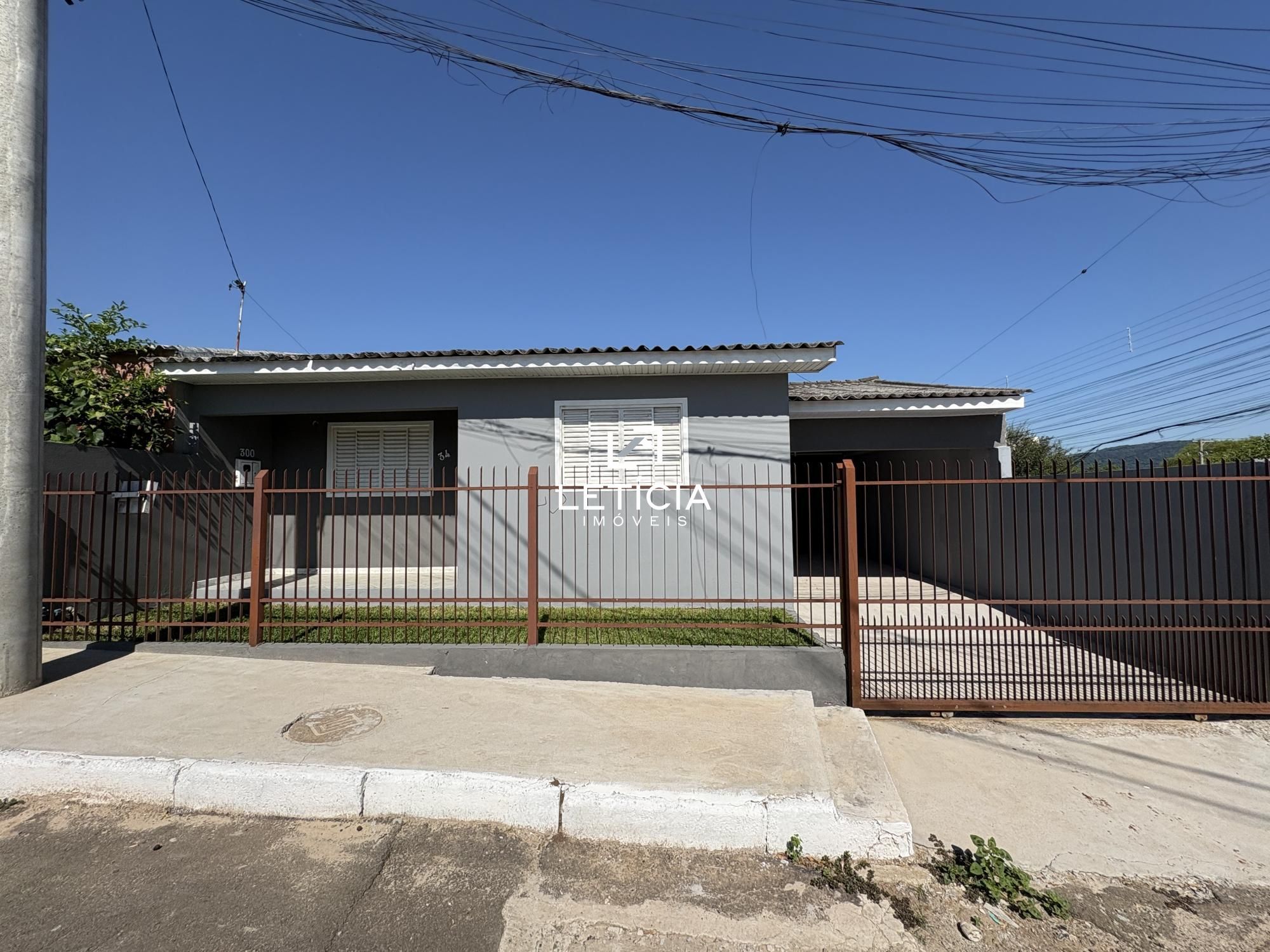 Casa com 2 Dormitórios à venda, 70 m² por R$ 220.000,00 Casa com 2 Dormitórios à venda, 70 m² por R$ 220.000,00