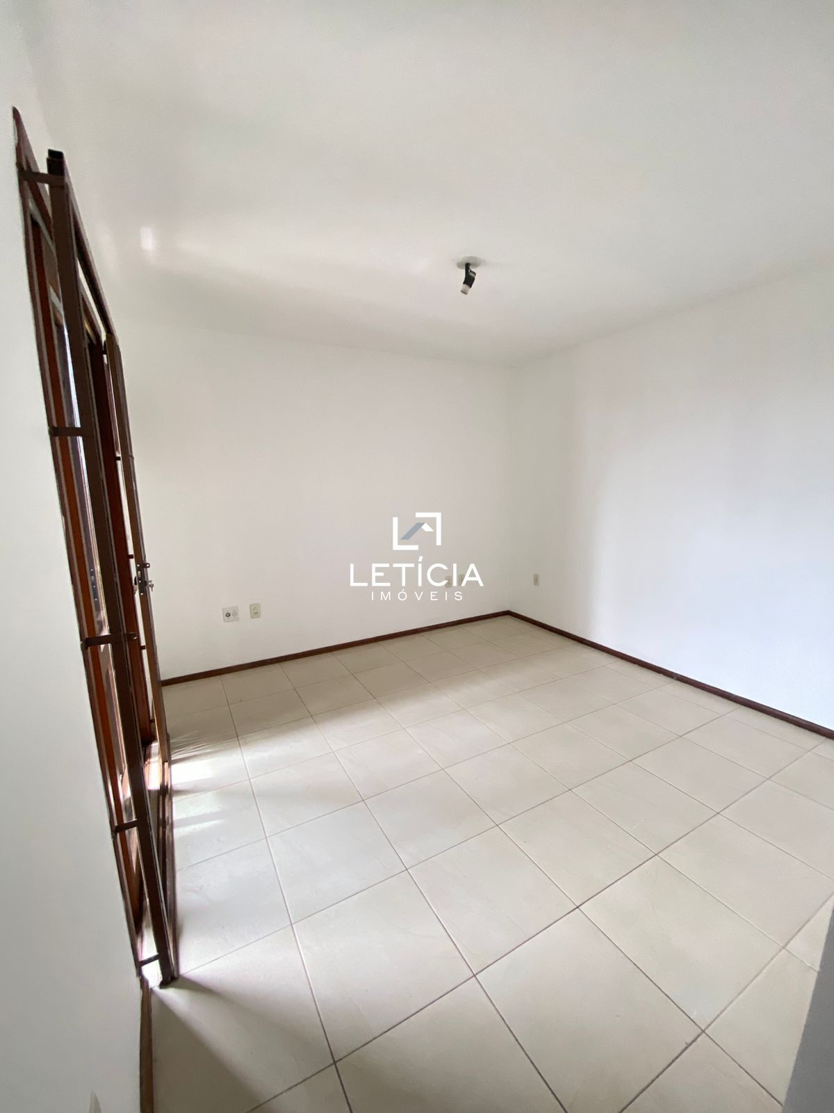 Apartamento com 2 Dormitórios para alugar, 65 m² por R$ 1.450,00 Apartamento com 2 Dormitórios para alugar, 65 m² por R$ 1.450,00