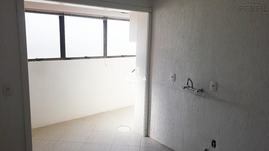 Apartamento com 3 Dormitórios à venda, 103 m² por R$ 390.000,00