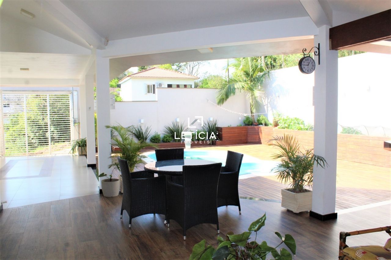 Casa com 5 Dormitórios à venda, 334 m² por R$ 1.270.000,00