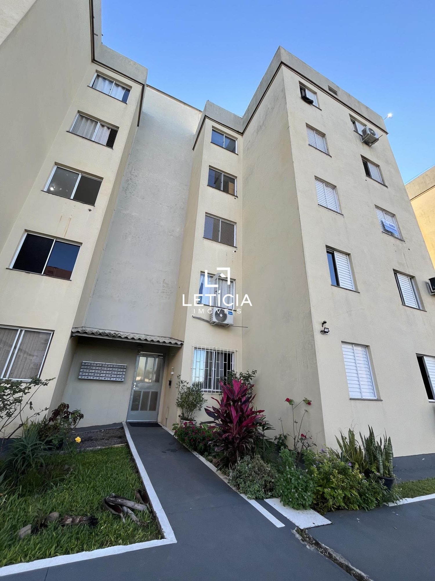 Apartamento para alugar  no Camobi - Santa Maria, RS. Imveis