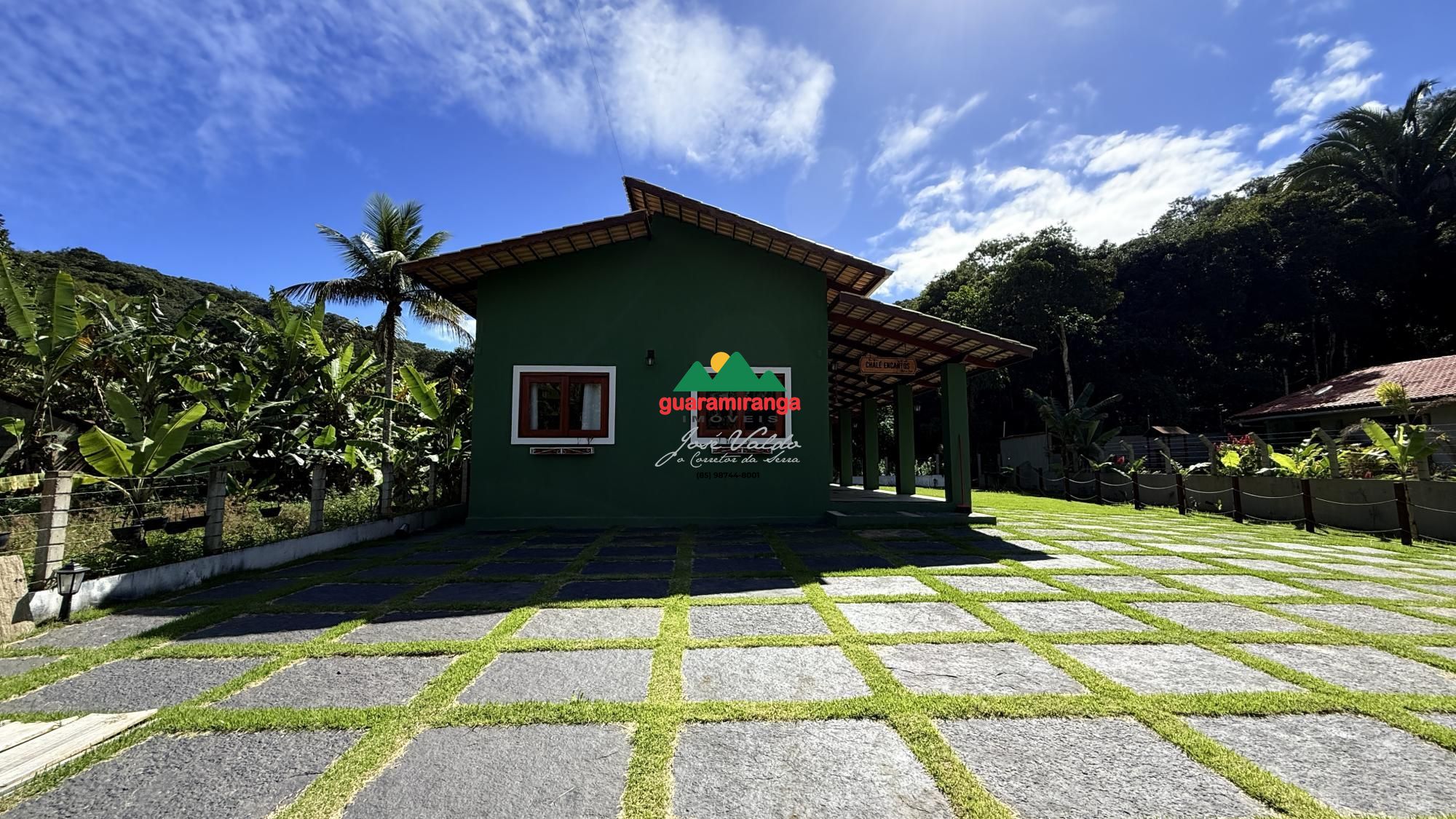 Casa com 2 Dormitórios à venda, 108 m² por R$ 660.000,00 Casa com 2 Dormitórios à venda, 108 m² por R$ 660.000,00