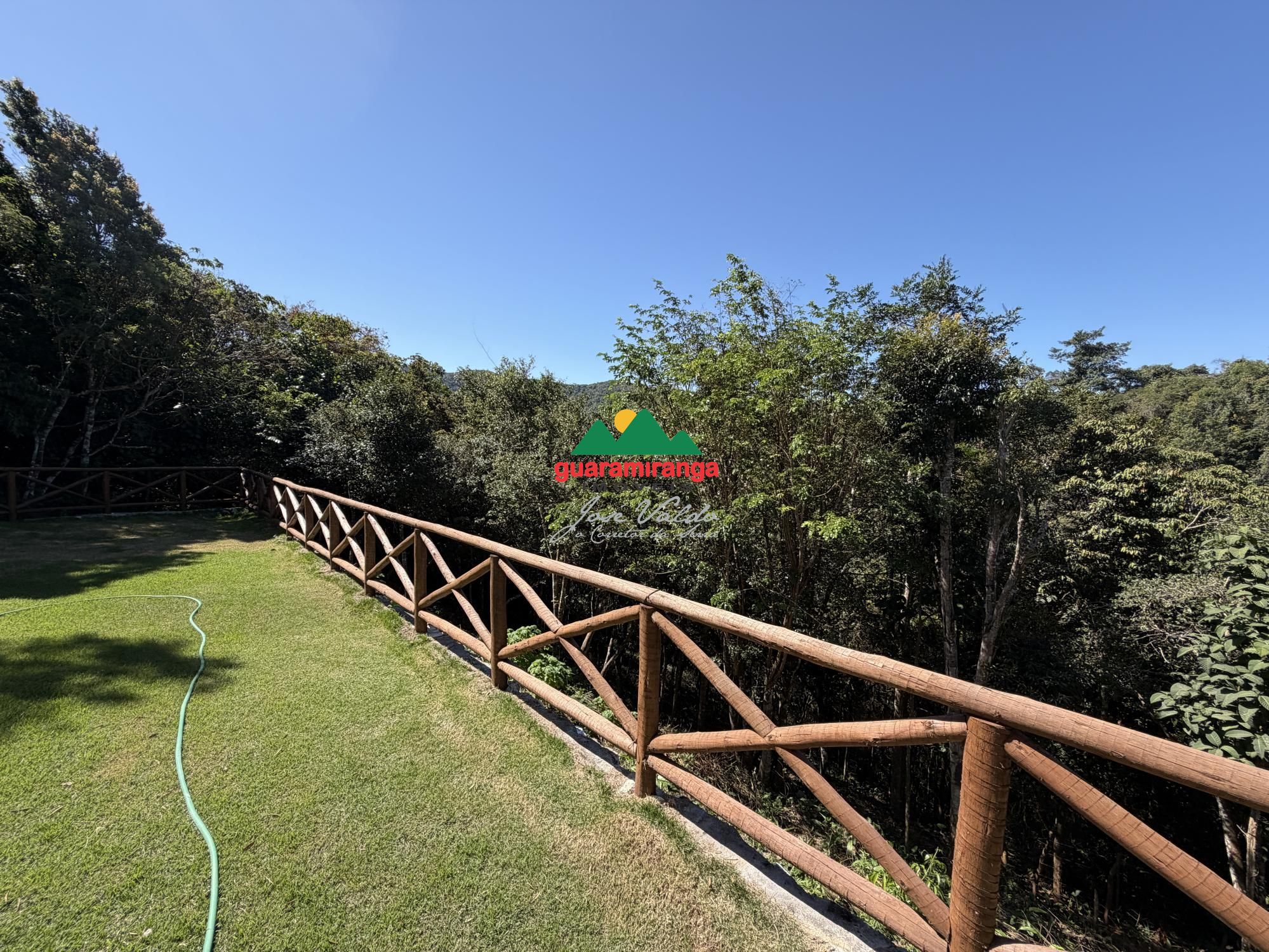 Casa duplex em mulungu com vista panorâmica e amplo terreno 