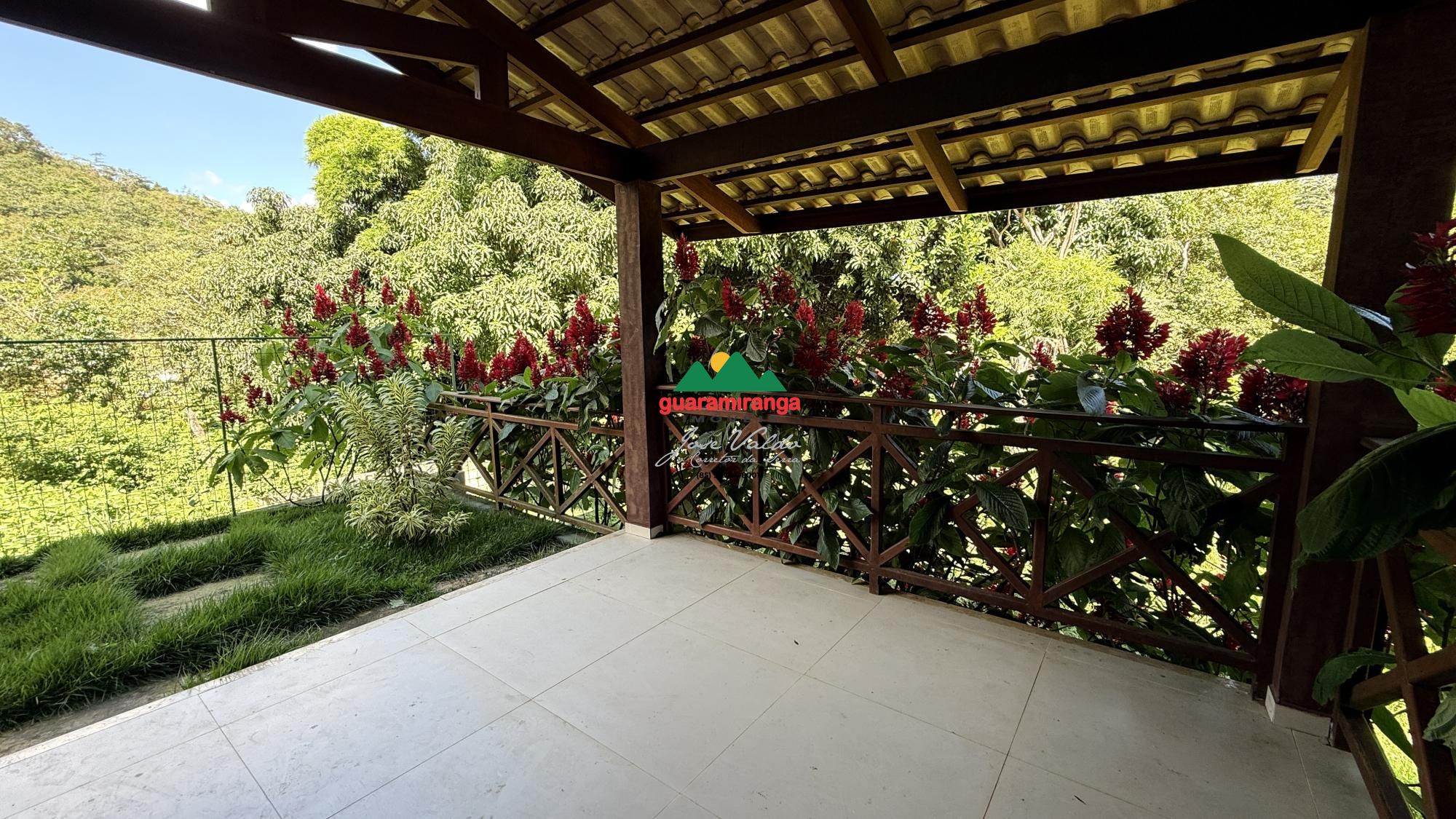 Casa com 4 Dormitórios à venda, 120 m² por R$ 580.000,00 Casa com 4 Dormitórios à venda, 120 m² por R$ 580.000,00