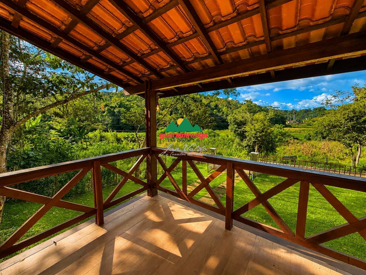 Chalé com 140 m², em um terreno de 1.000 m² com 03 quartos s