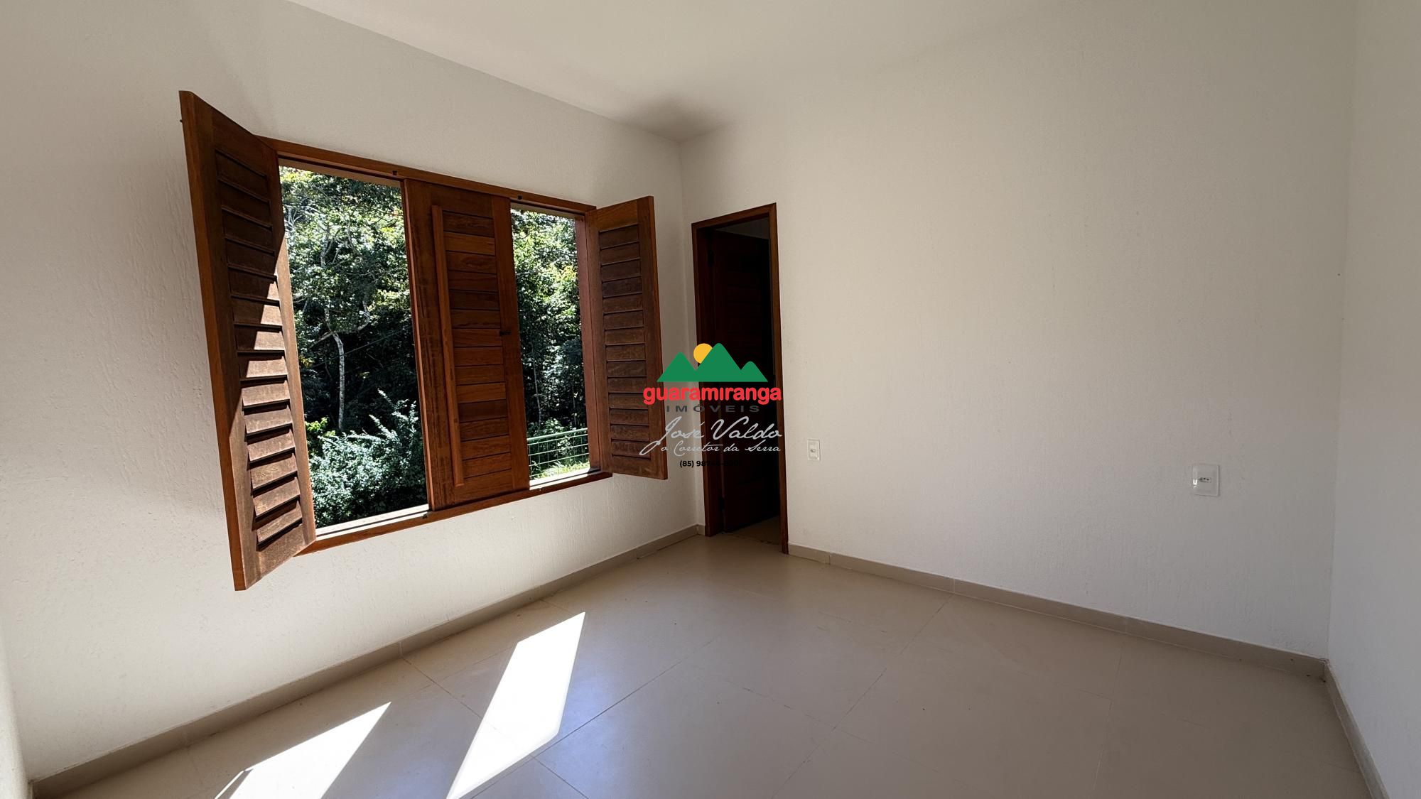 Residência nova com 120 m² de área construída em terreno de 