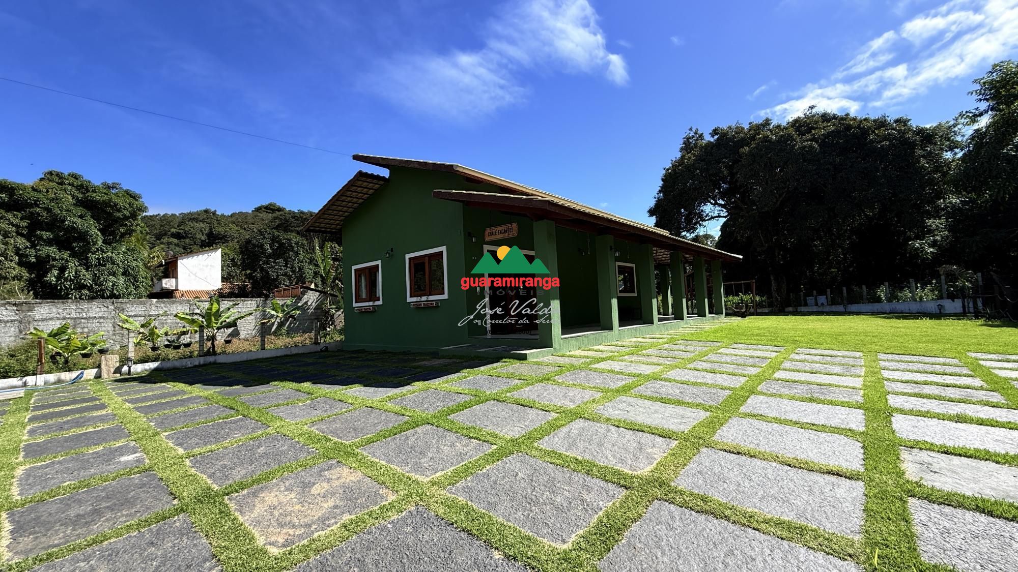 Casa com 2 Dormitórios à venda, 108 m² por R$ 660.000,00 Casa com 2 Dormitórios à venda, 108 m² por R$ 660.000,00