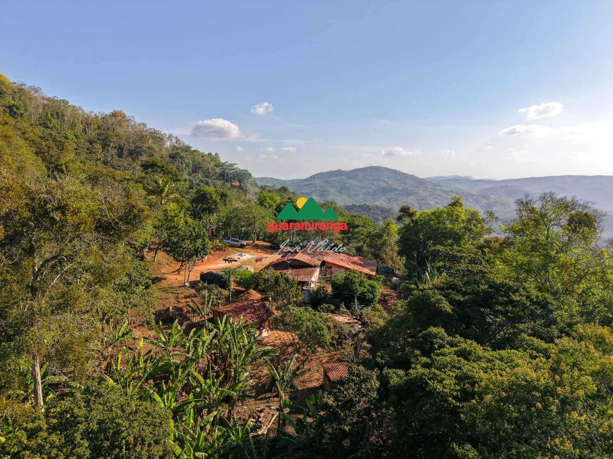 Fazenda/sítio/chácara/haras com 3 Dormitórios à venda, 221 m² por R$ 600.000,00 Fazenda/sítio/chácara/haras com 3 Dormitórios à venda, 221 m² por R$ 600.000,00