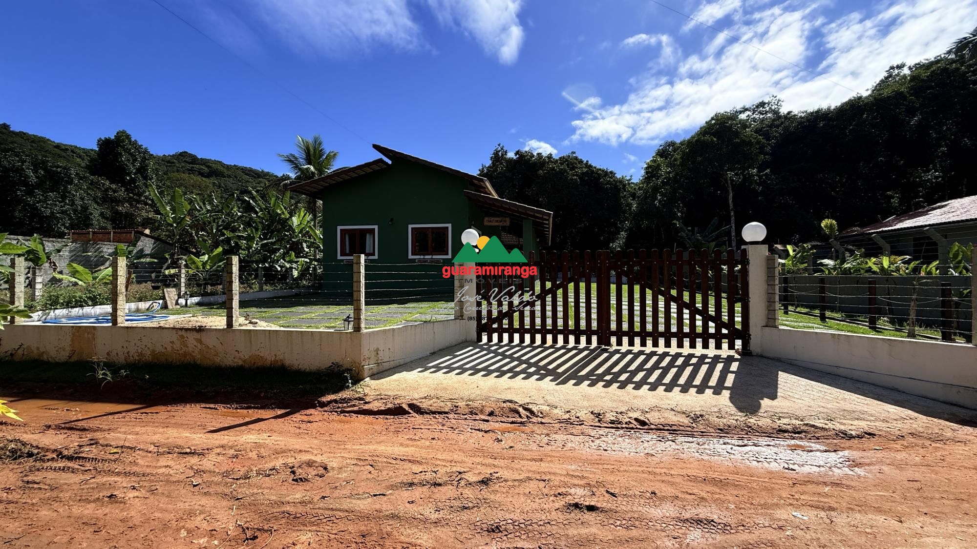 Casa com 2 Dormitórios à venda, 108 m² por R$ 660.000,00 Casa com 2 Dormitórios à venda, 108 m² por R$ 660.000,00