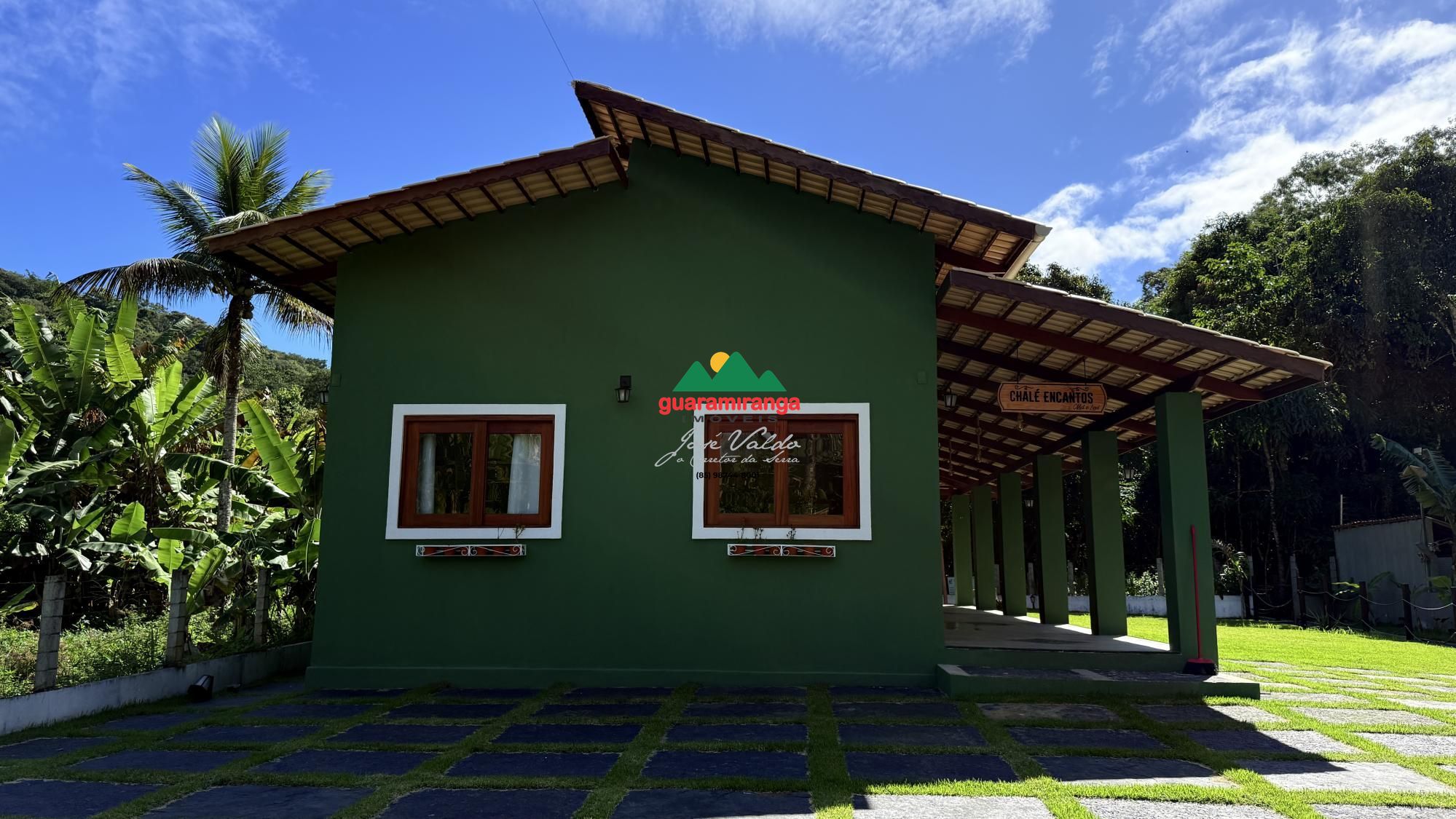 Casa com 2 Dormitórios à venda, 108 m² por R$ 660.000,00 Casa com 2 Dormitórios à venda, 108 m² por R$ 660.000,00