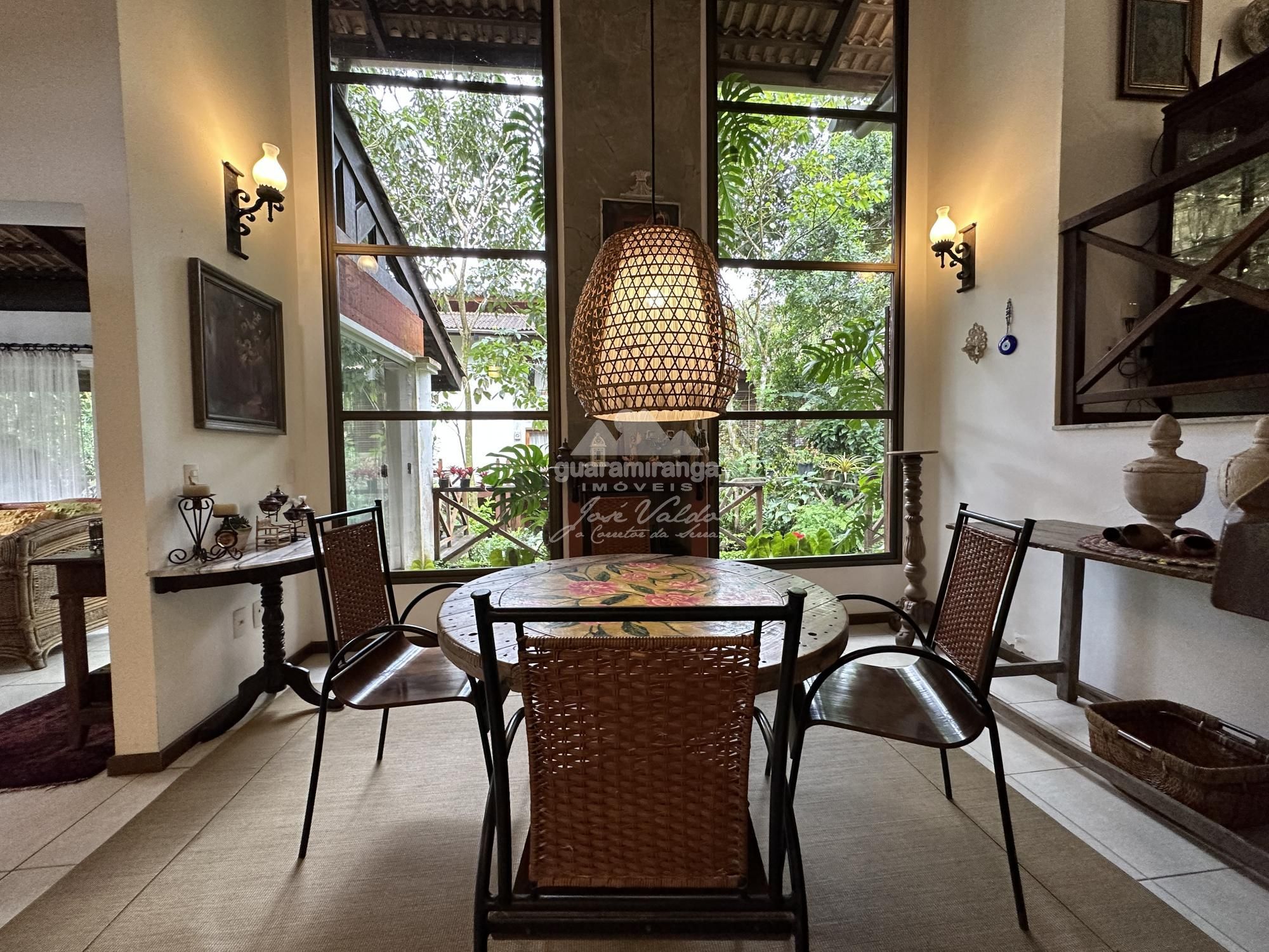 Casa de Condomínio à venda com 8 quartos, 246m² - Foto 25