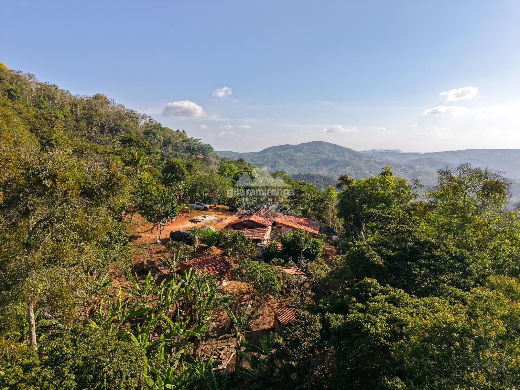 Fazenda/sítio/chácara/haras com 3 Dormitórios à venda, 221 m² por R$ 600.000,00 Fazenda/sítio/chácara/haras com 3 Dormitórios à venda, 221 m² por R$ 600.000,00