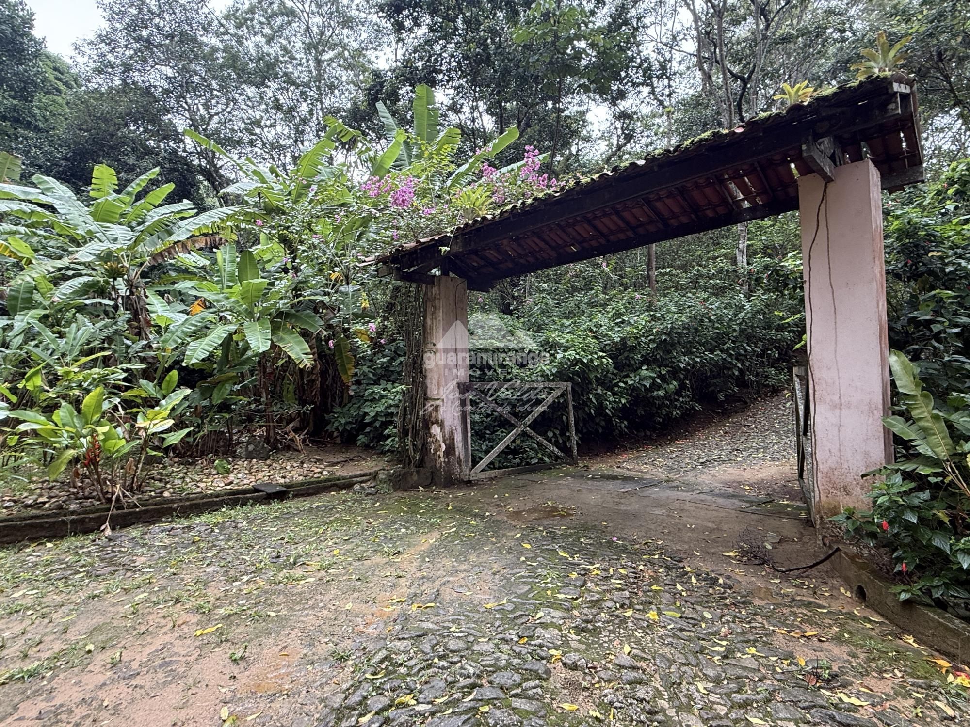 Fazenda/sítio/chácara/haras com 5 Dormitórios à venda, 322 m² por R$ 1.700.000,00 Fazenda/sítio/chácara/haras com 5 Dormitórios à venda, 322 m² por R$ 1.700.000,00