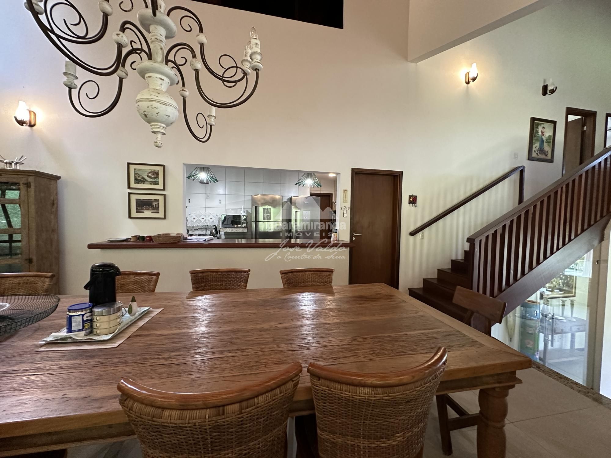 Casa de Condomínio à venda com 5 quartos, 236m² - Foto 23