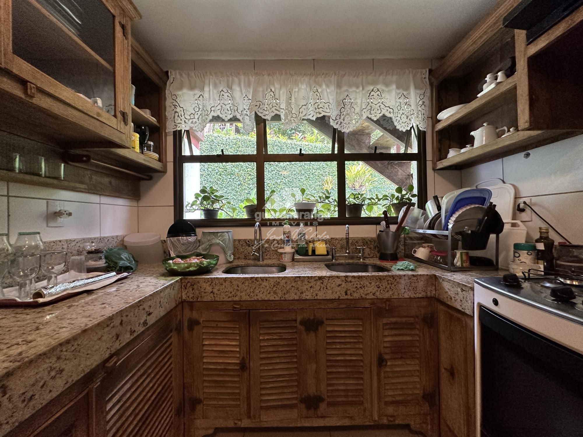 Casa de Condomínio à venda com 8 quartos, 246m² - Foto 32