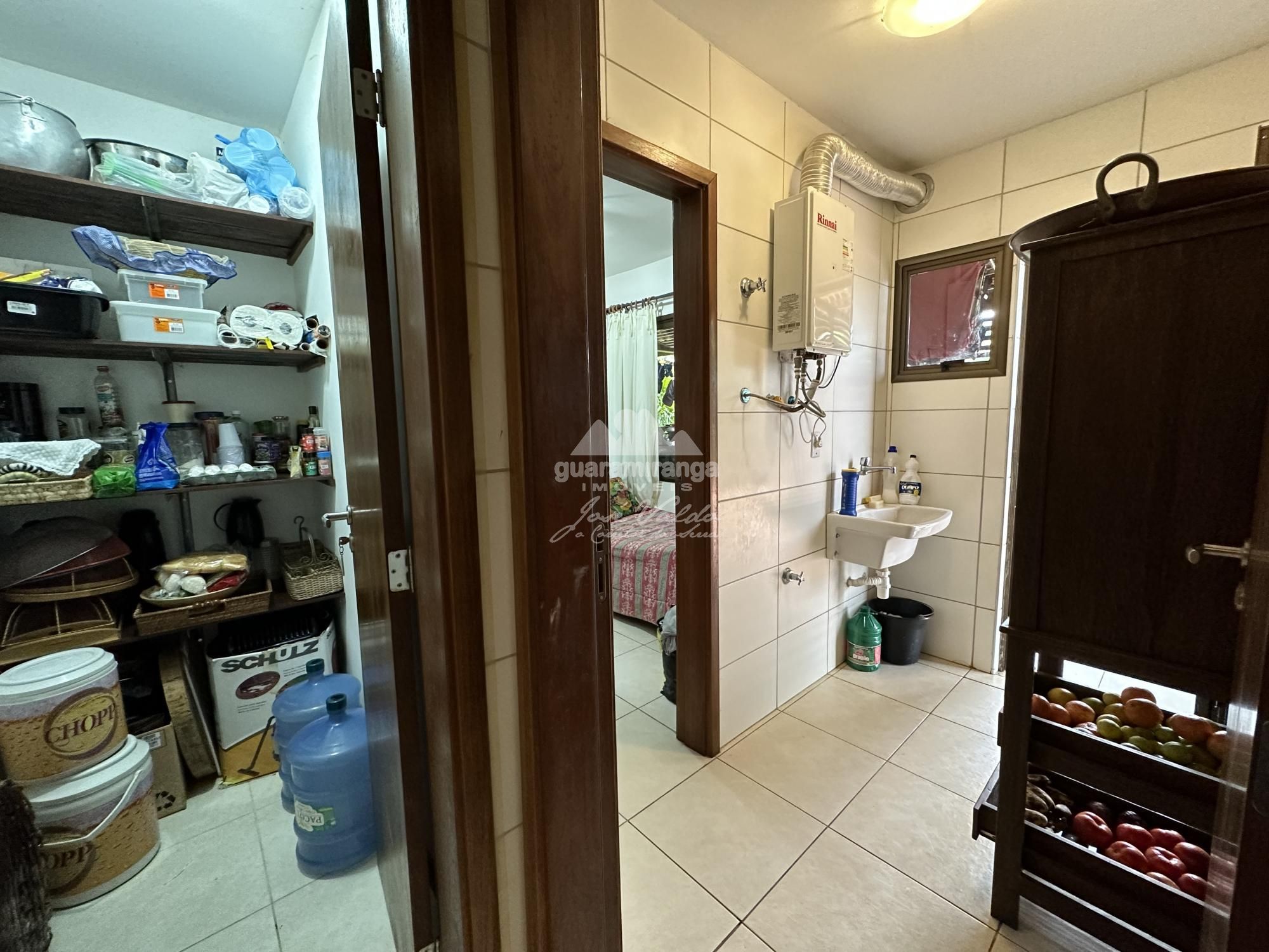 Casa de Condomínio à venda com 8 quartos, 246m² - Foto 34