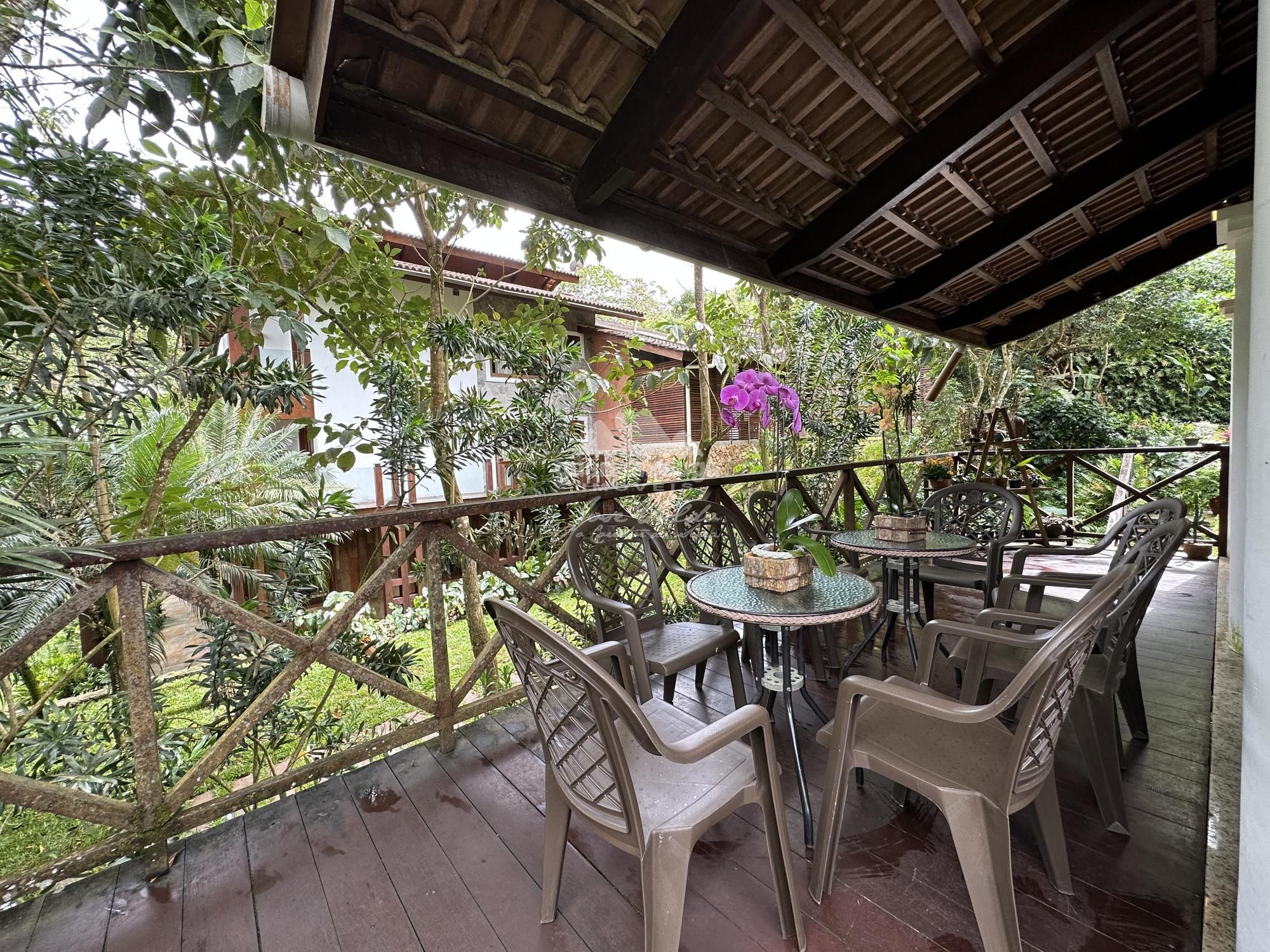 Casa de Condomínio à venda com 8 quartos, 246m² - Foto 13