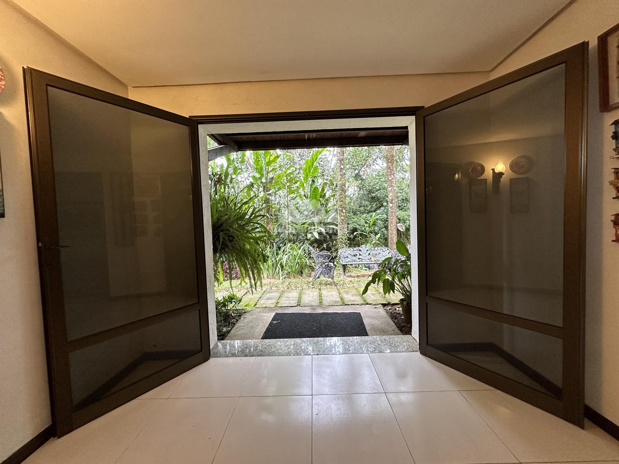 Casa de Condomínio à venda com 8 quartos, 246m² - Foto 53