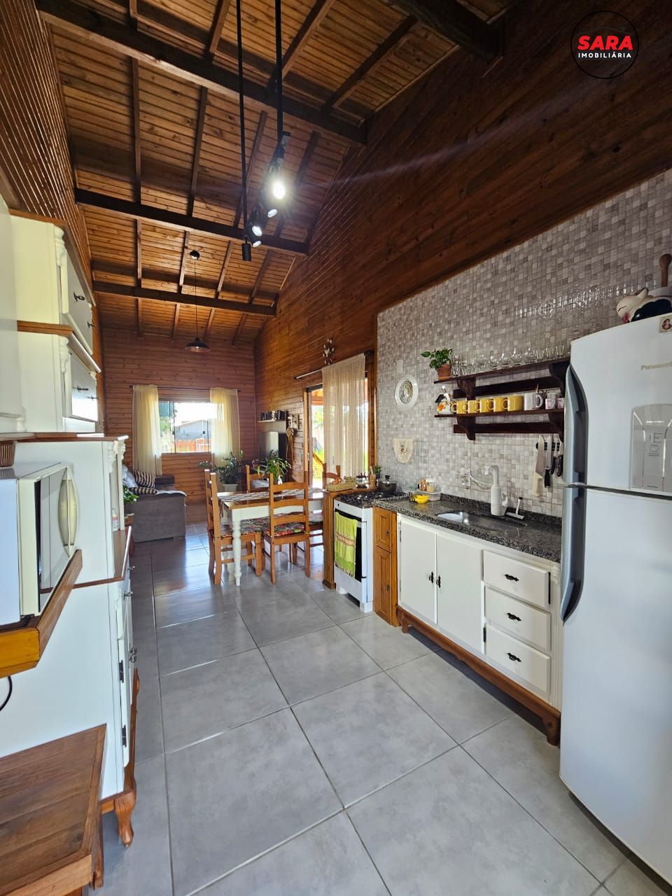 Casa à venda com 2 quartos, 75m² - Foto 9