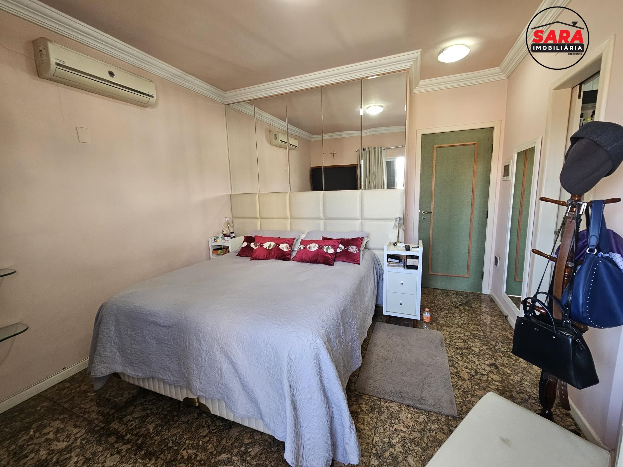 Casa com 4 Dormitórios à venda, 180 m² por R$ 1.700.000,00 Casa com 4 Dormitórios à venda, 180 m² por R$ 1.700.000,00
